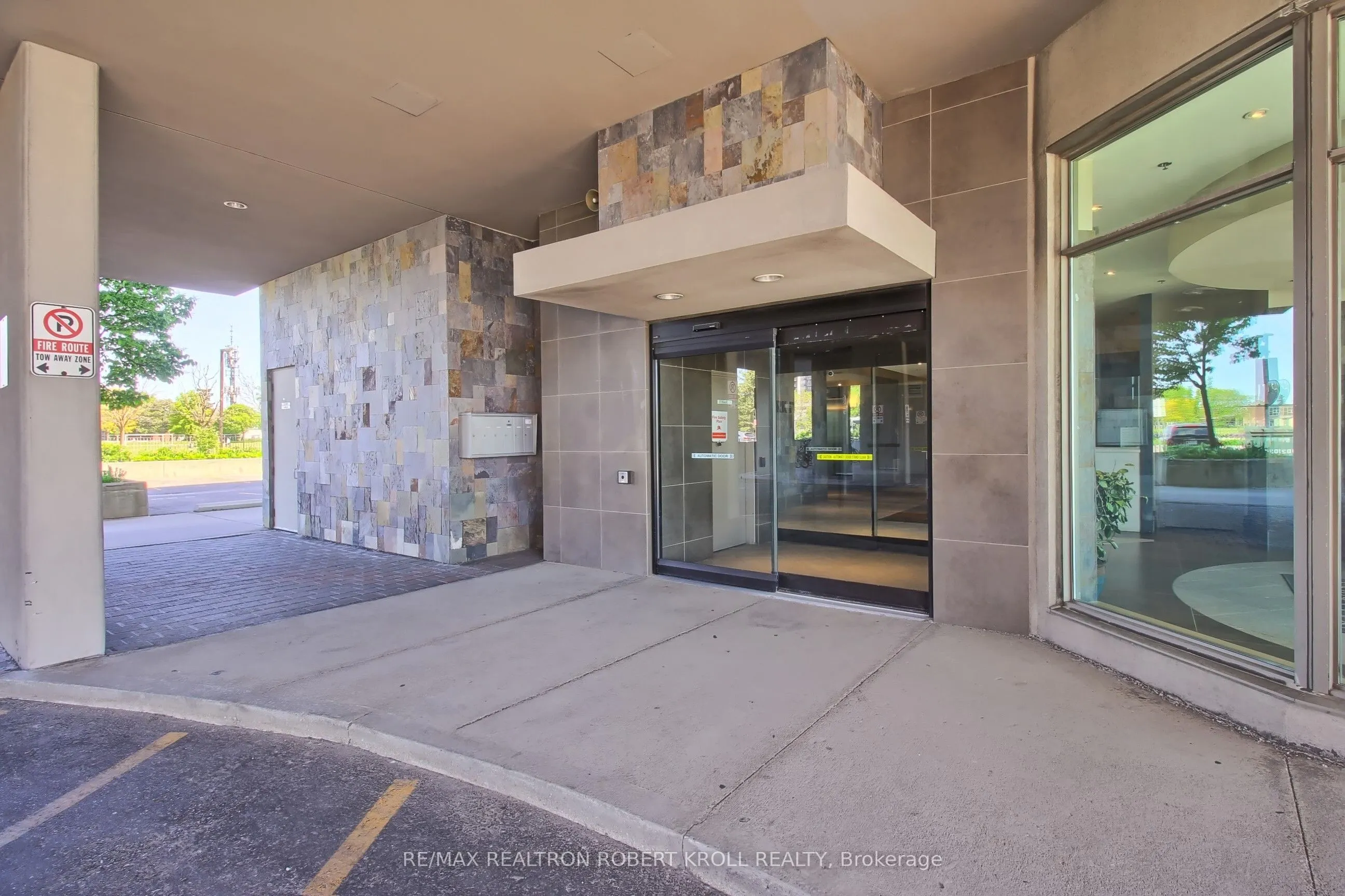 1030 Sheppard Avenue W, #402