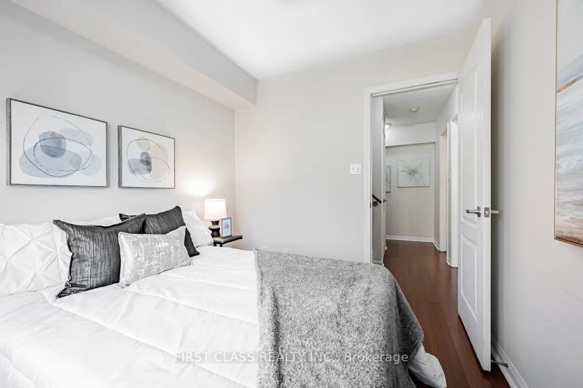 78 Carr Street, #25