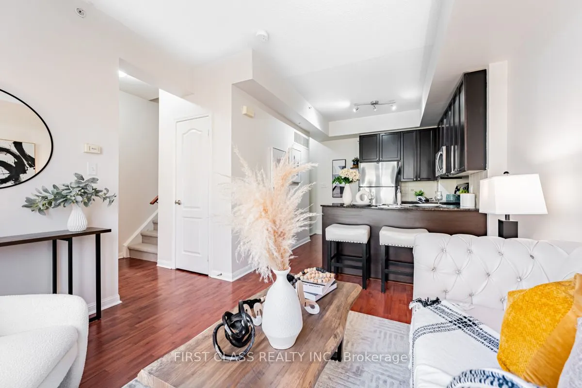 78 Carr Street, #25