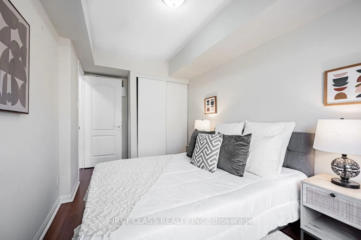78 Carr Street, #25