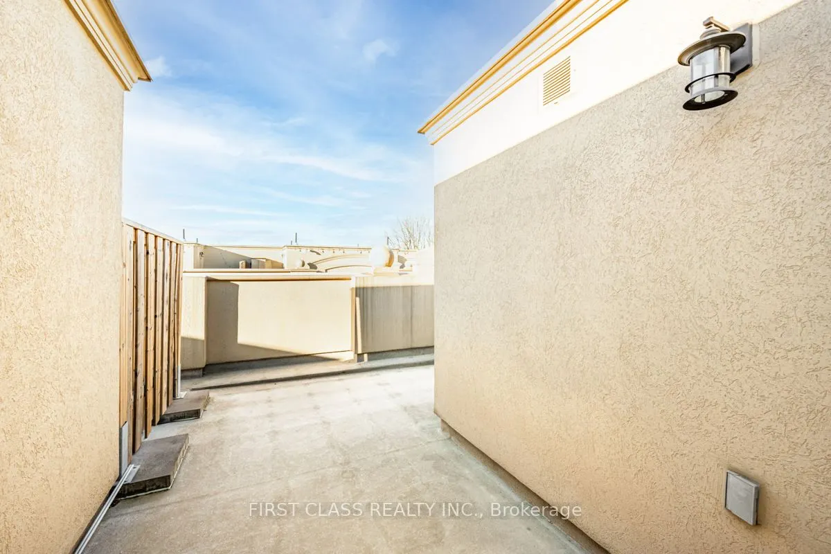 78 Carr Street, #25