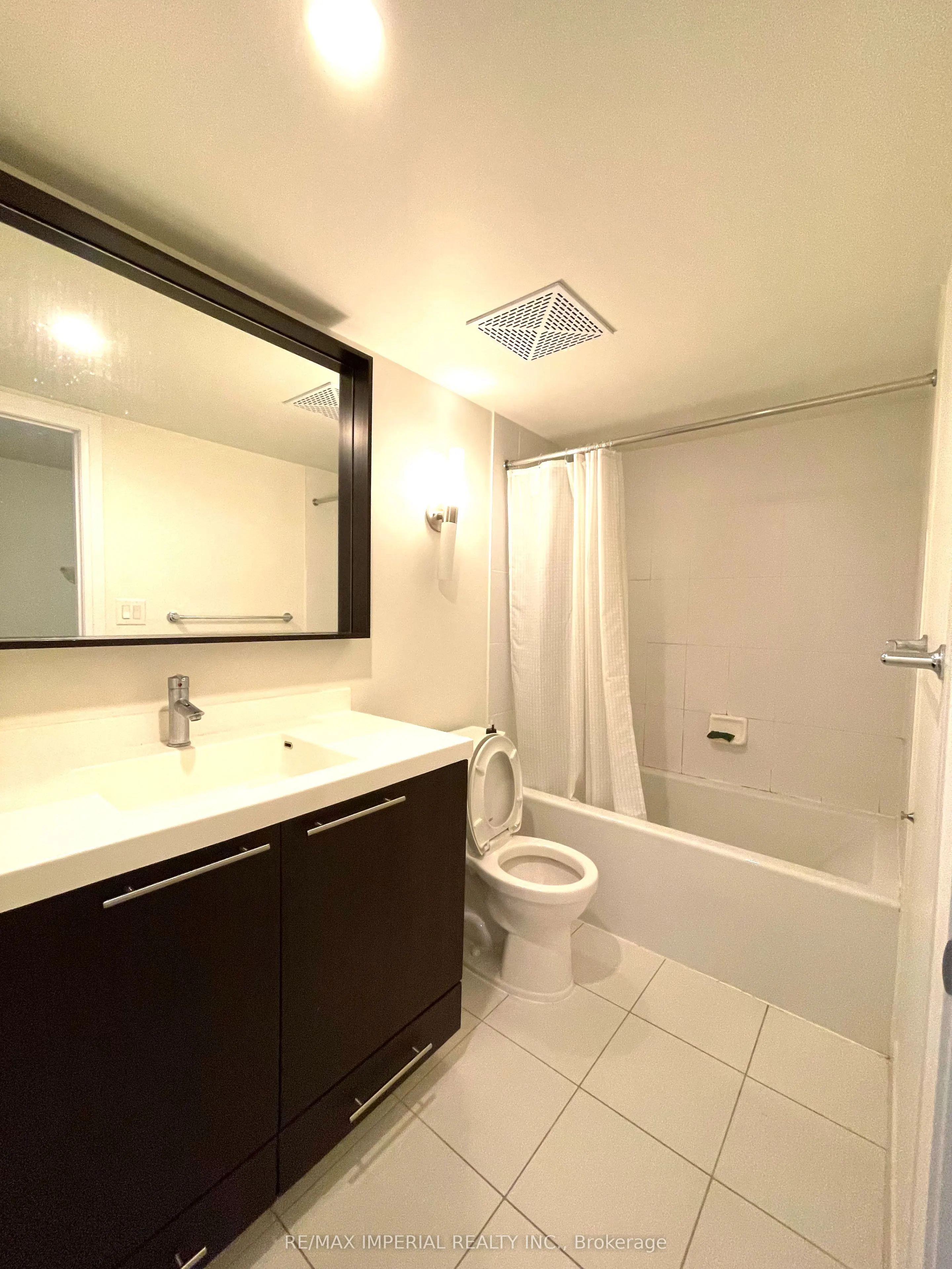 5 Oakburn Crescent, #Th8
