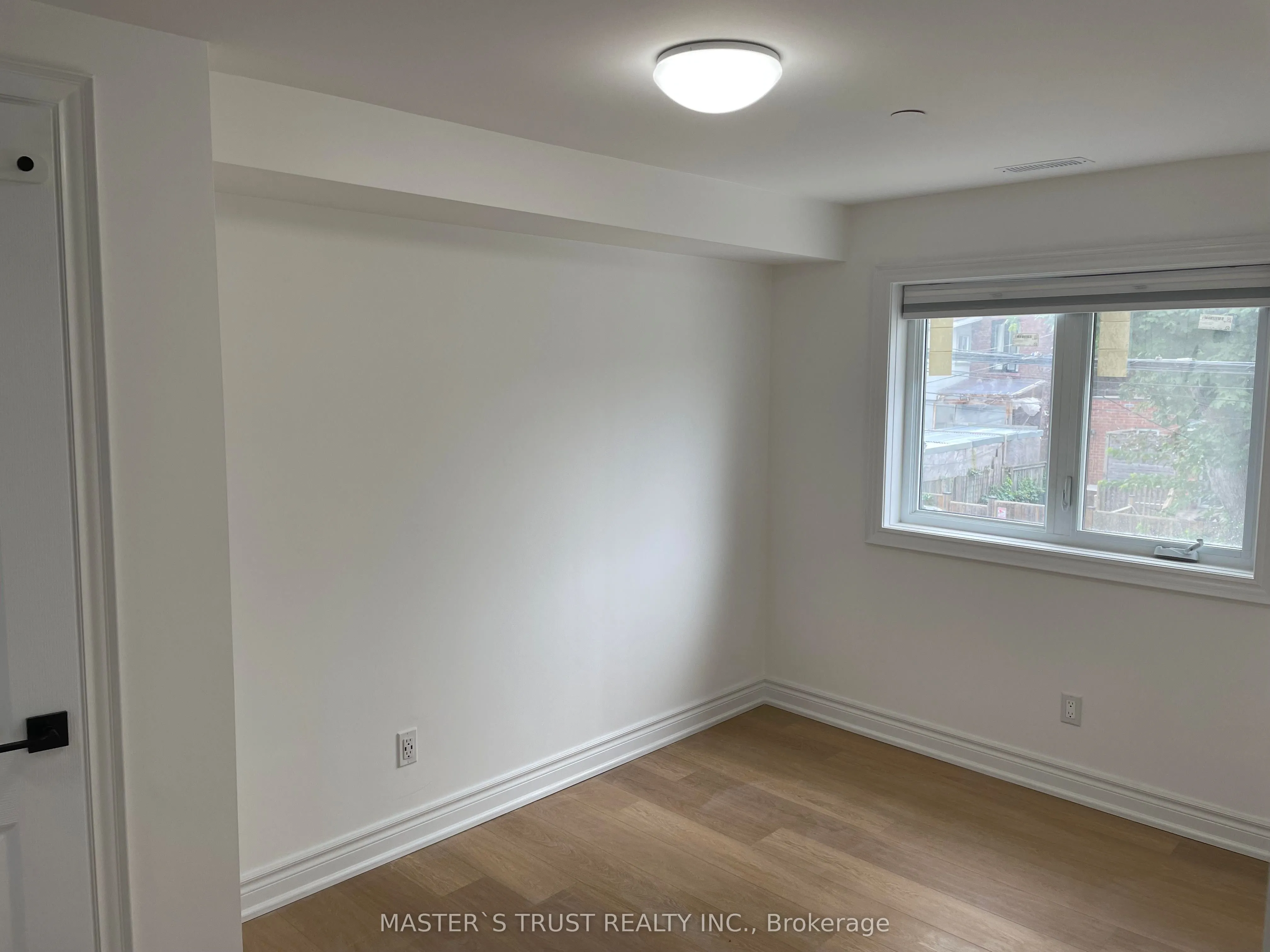 246 Lippincott Street, #Unit4