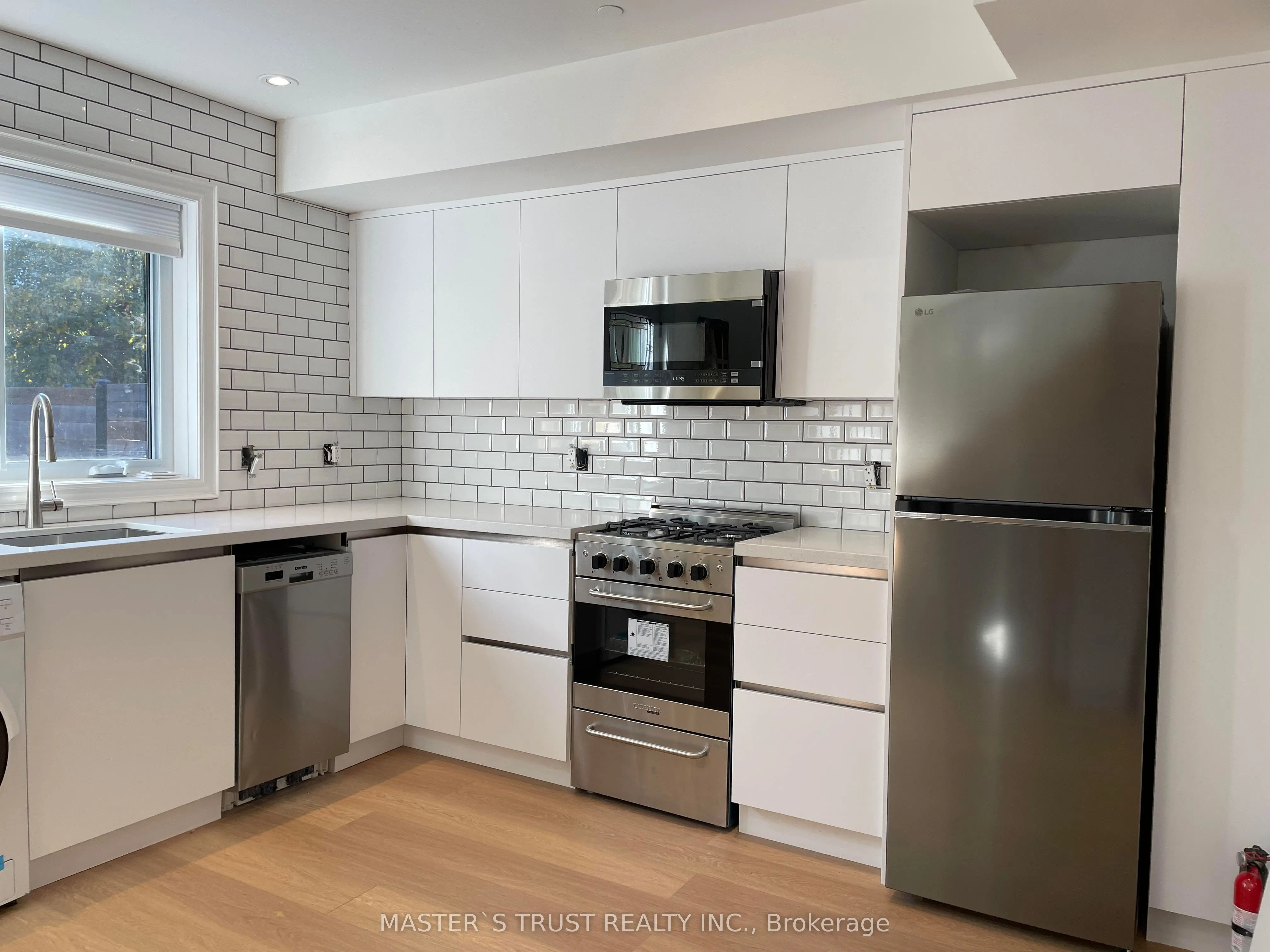 246 Lippincott Street, #Unit4