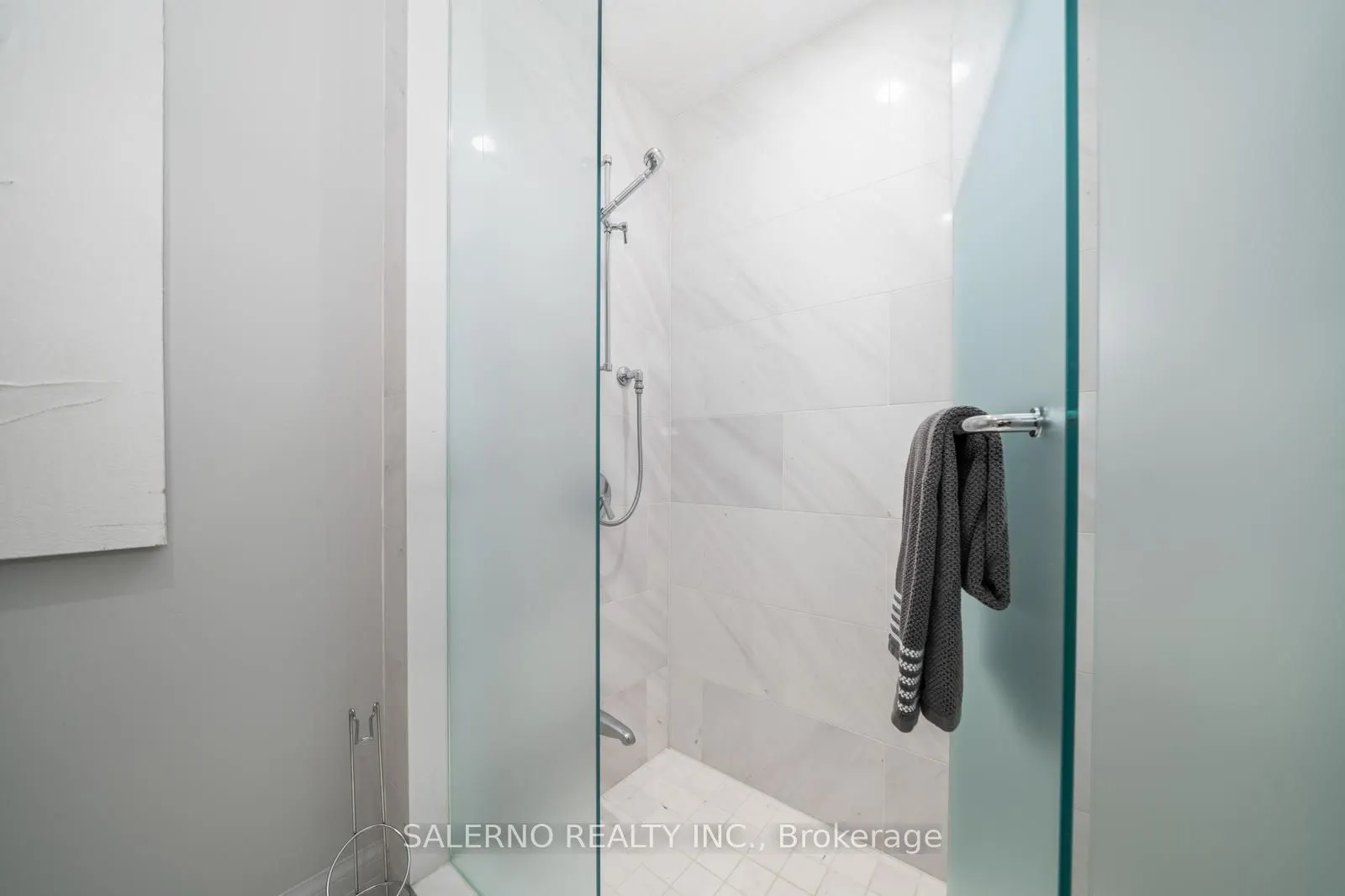 181 Davenport Road, #201