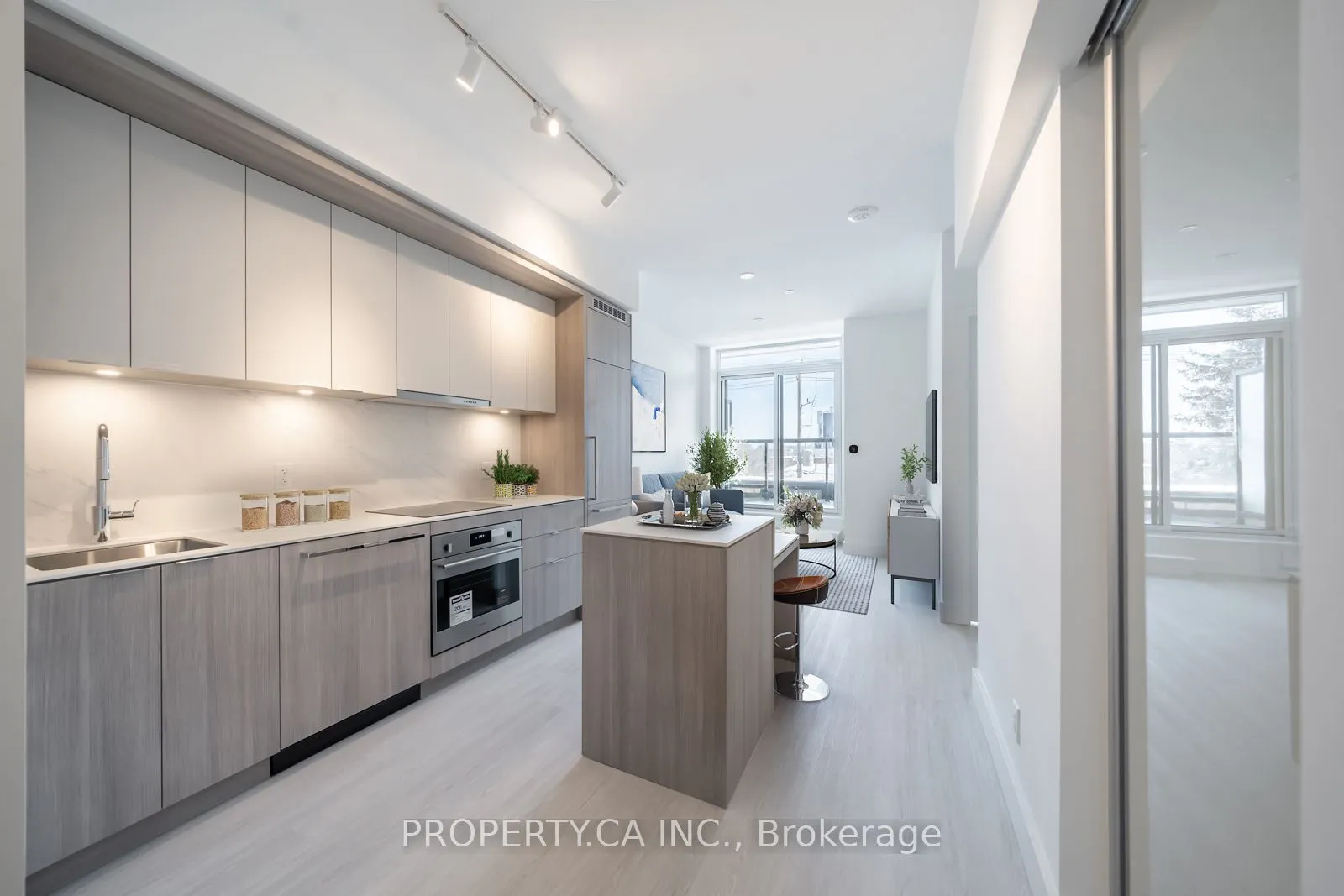 625 Sheppard Avenue E, #220