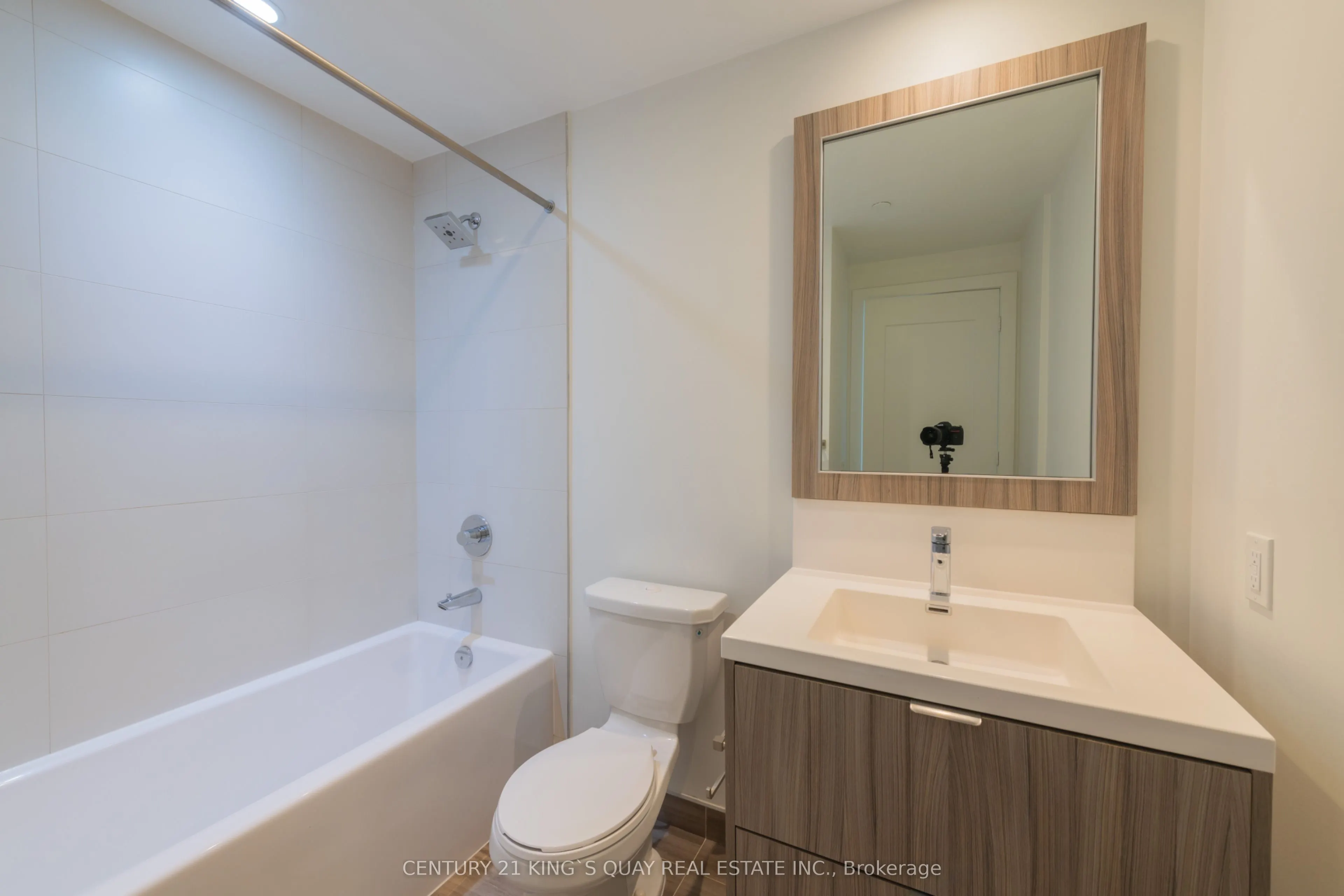 80 Vanauley Street, #219