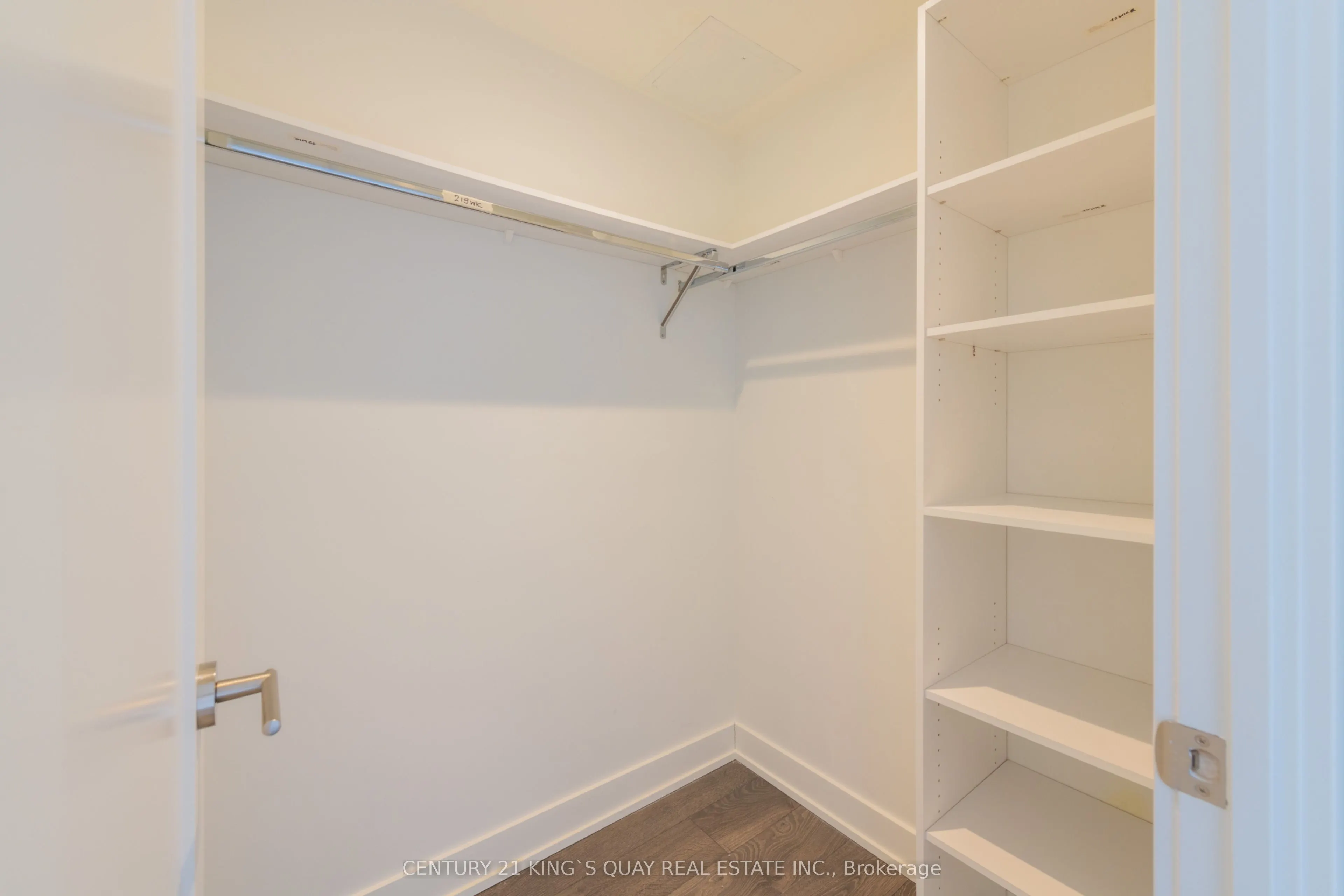 80 Vanauley Street, #219