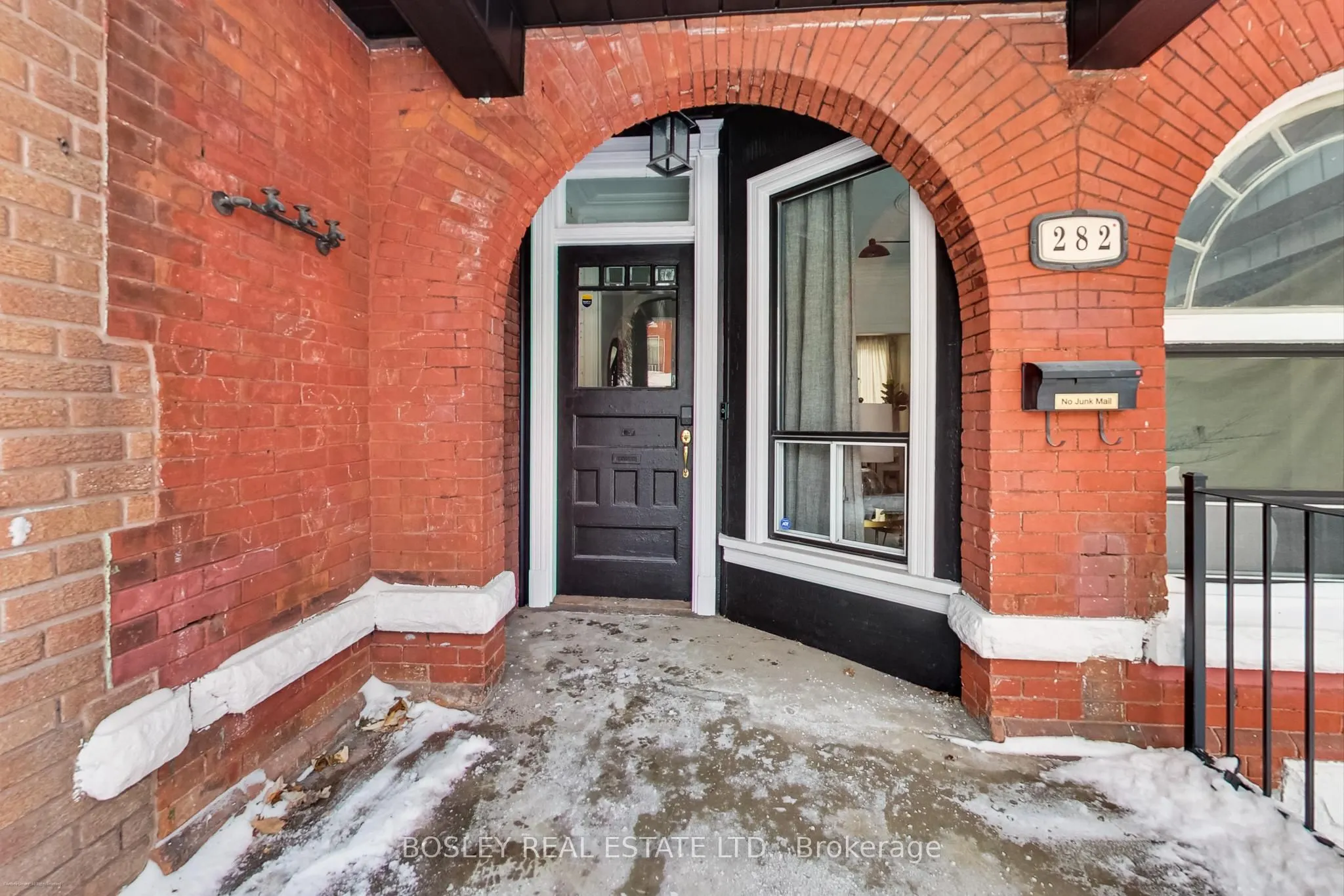 282 Crawford Street