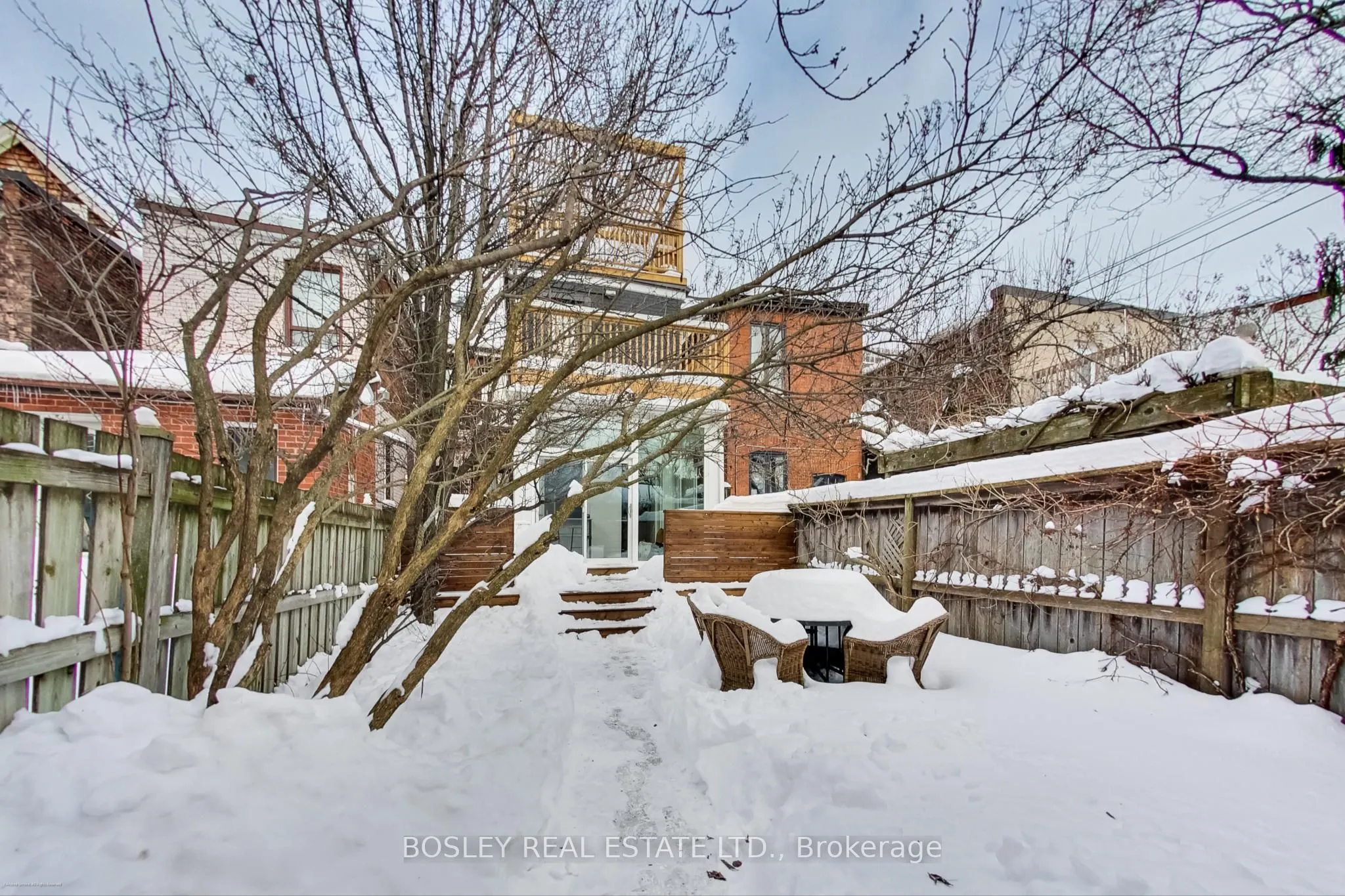 282 Crawford Street
