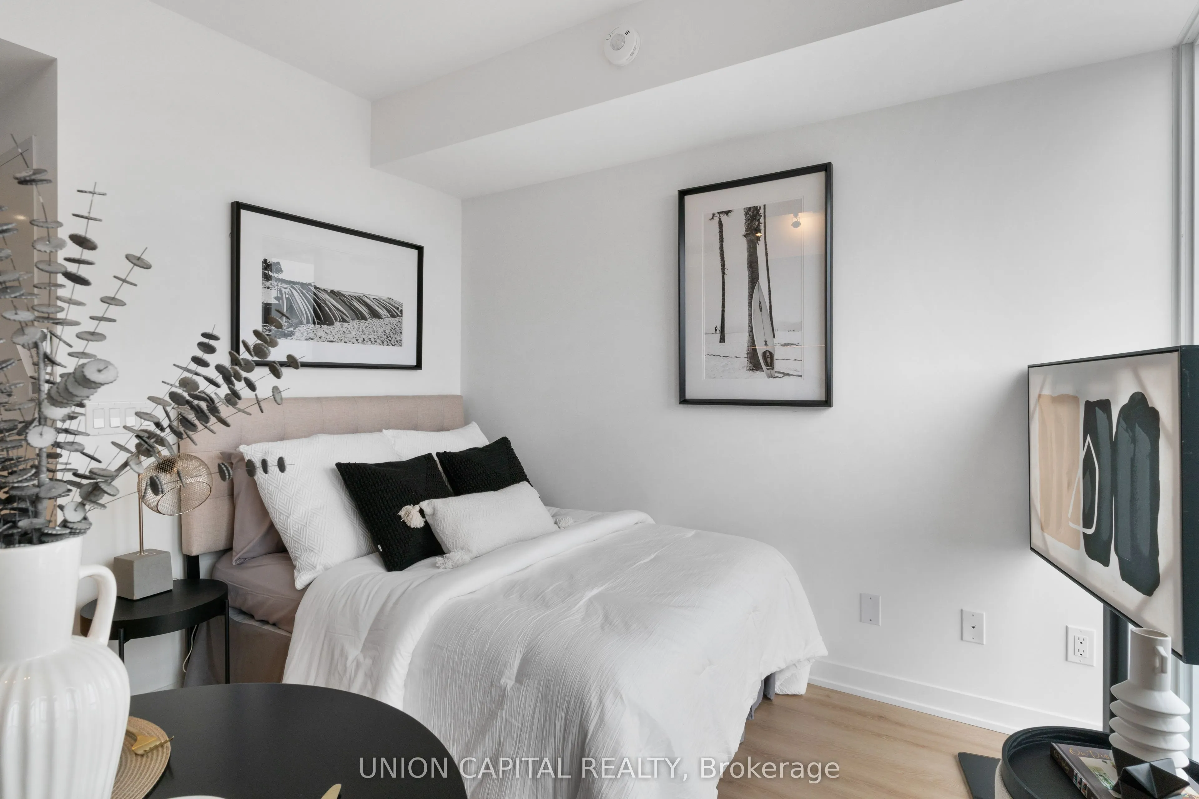 319 Jarvis Street, #1612