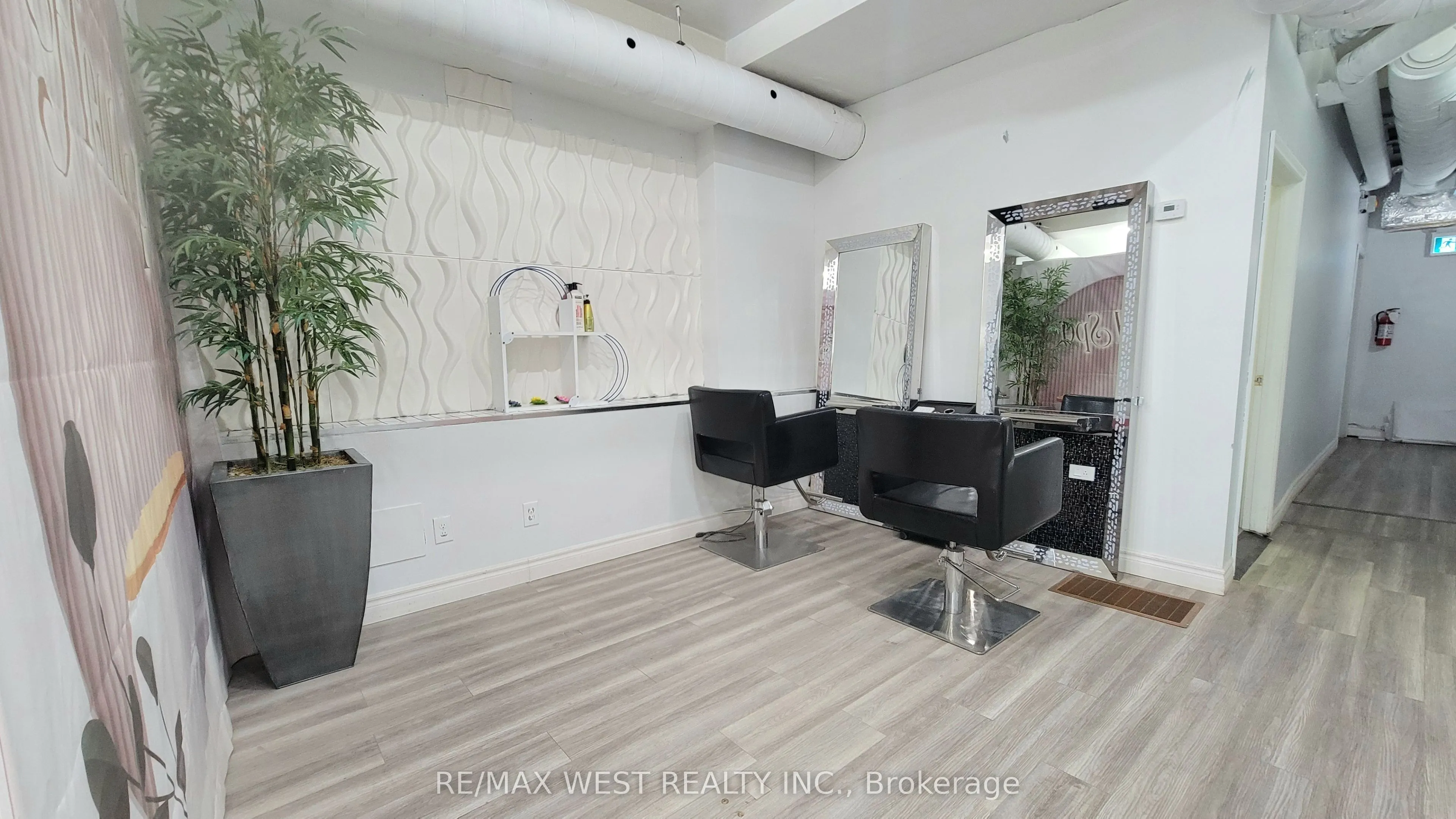 1182 Eglinton Ave W Avenue, #Rm1