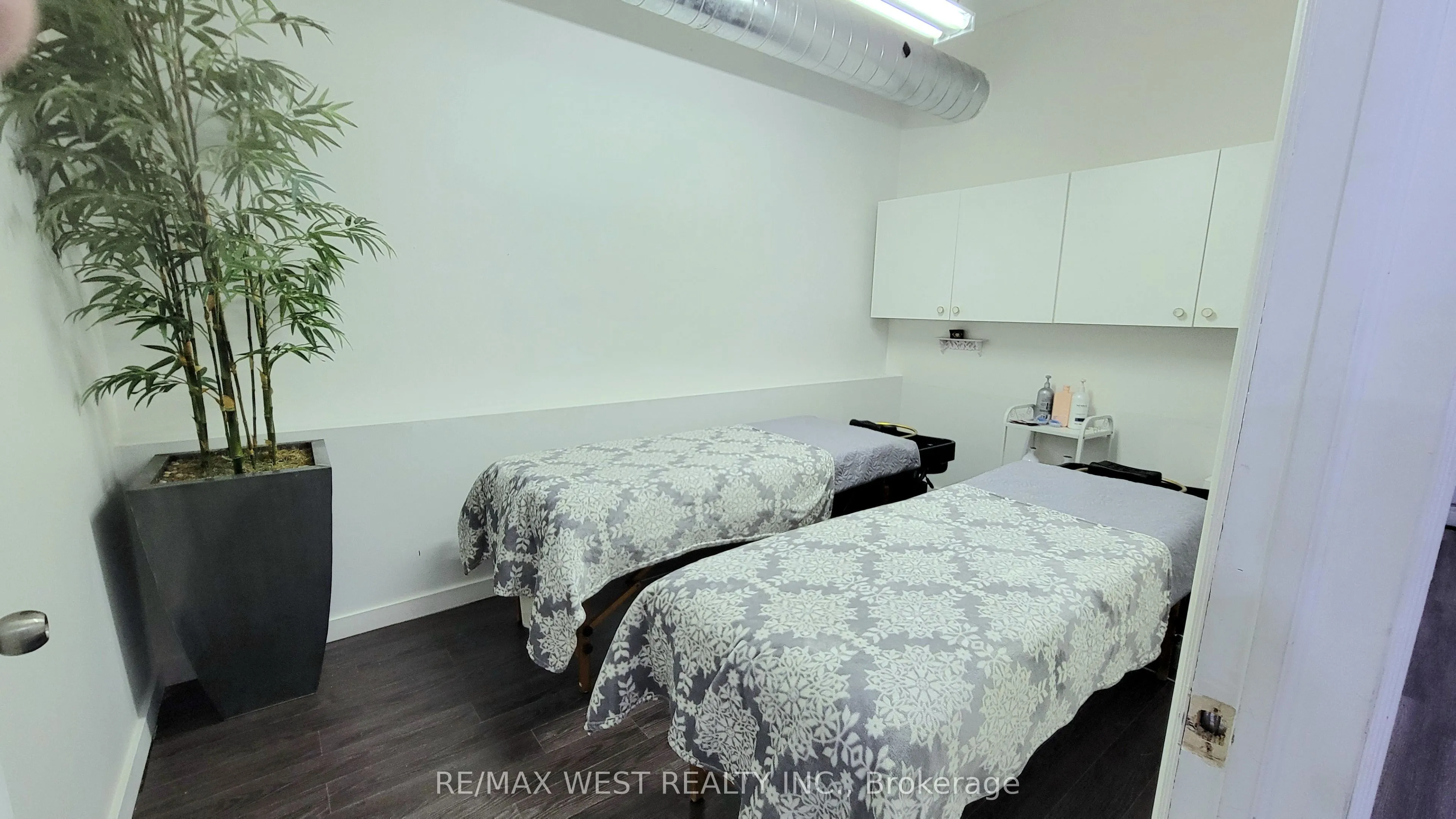 1182 Eglinton Ave W Avenue, #Rm2