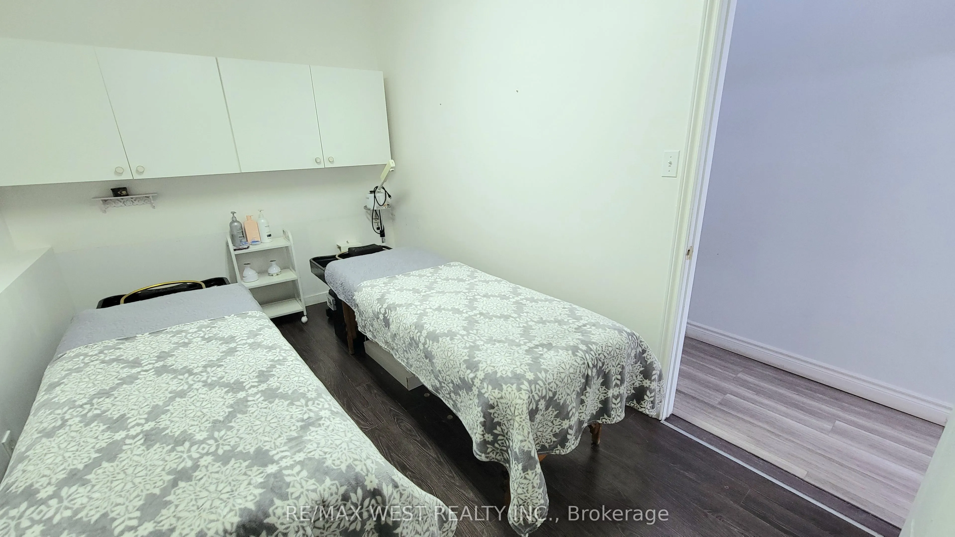 1182 Eglinton Ave W Avenue, #Rm2