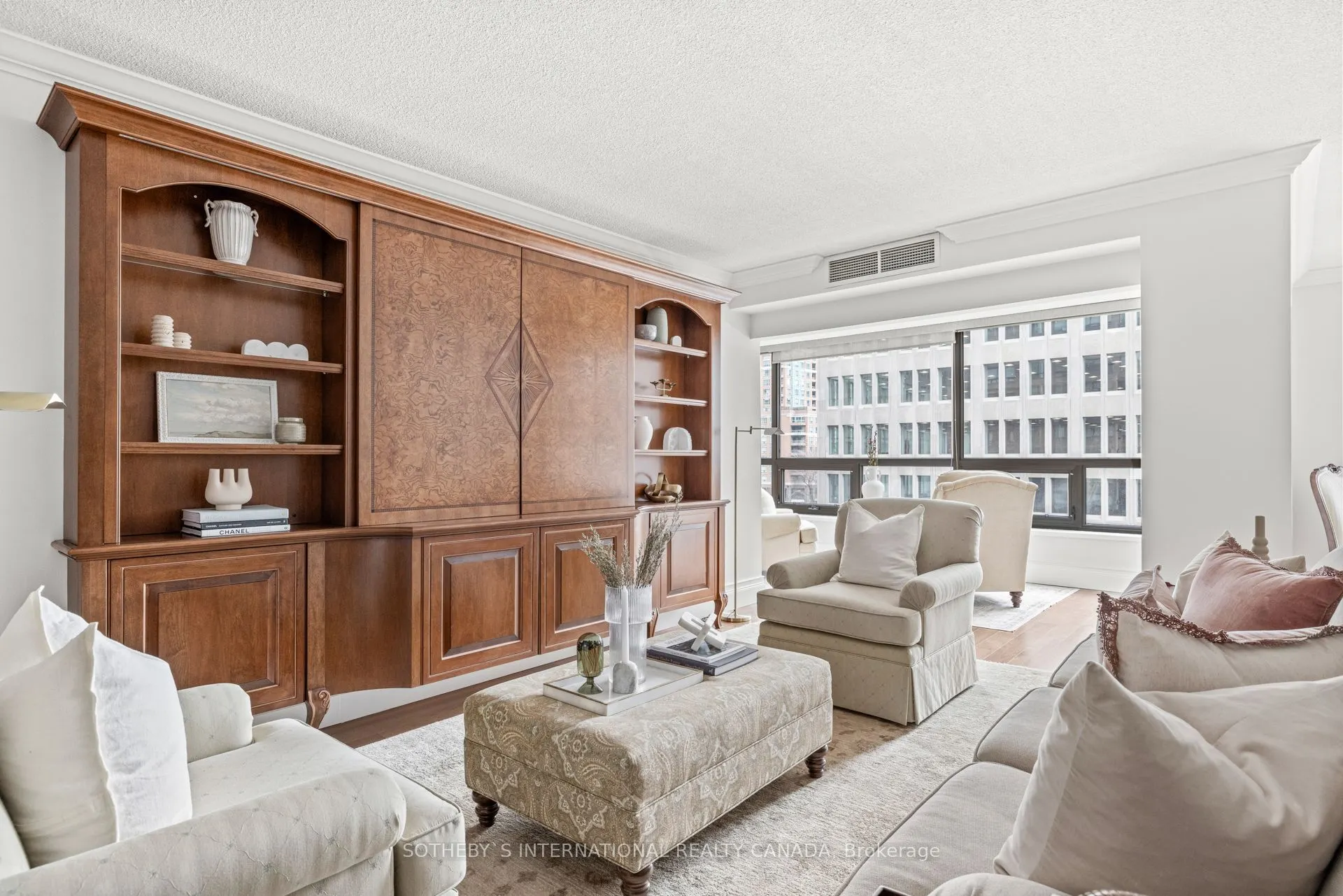 62 Wellesley Street W, #505