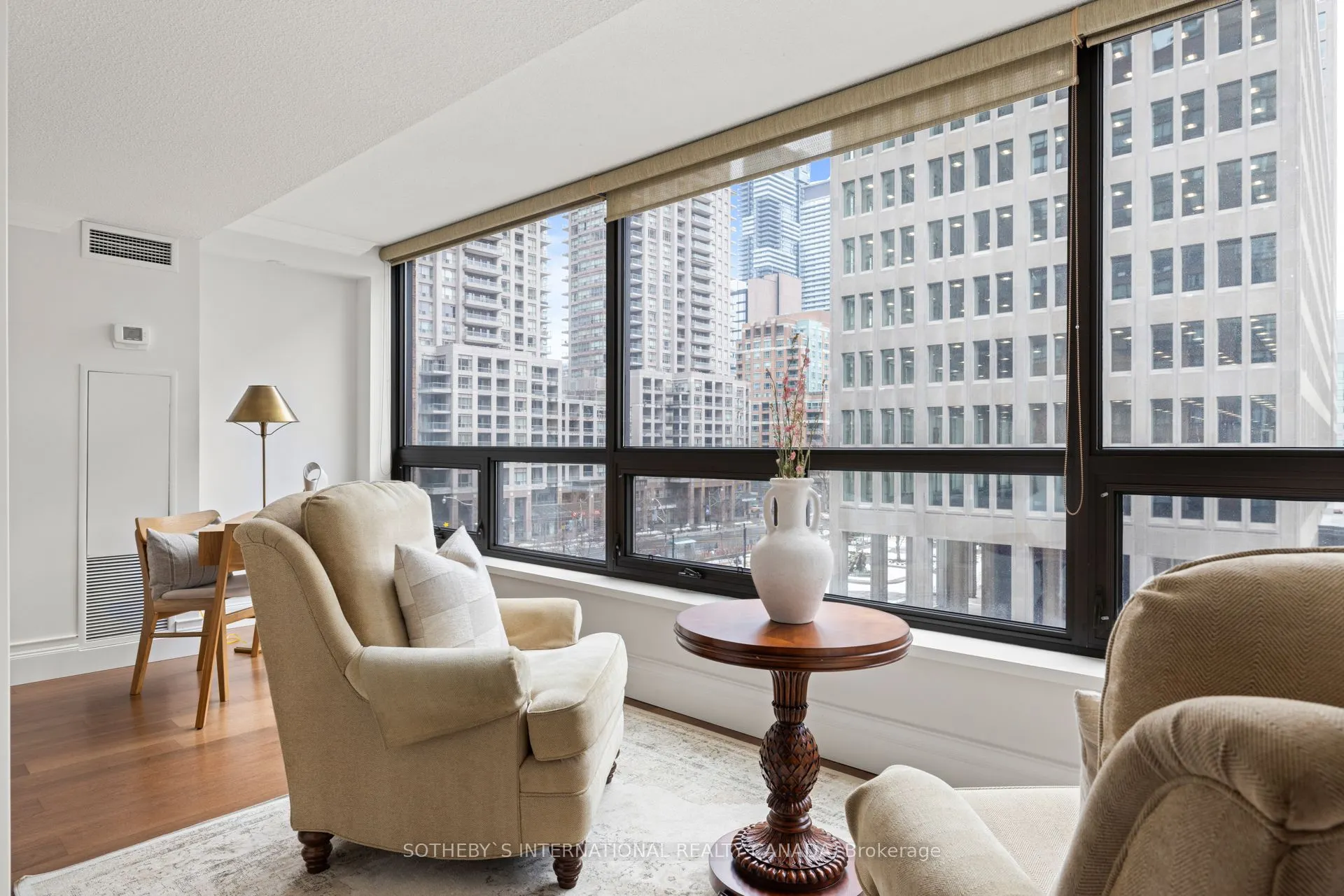 62 Wellesley Street W, #505
