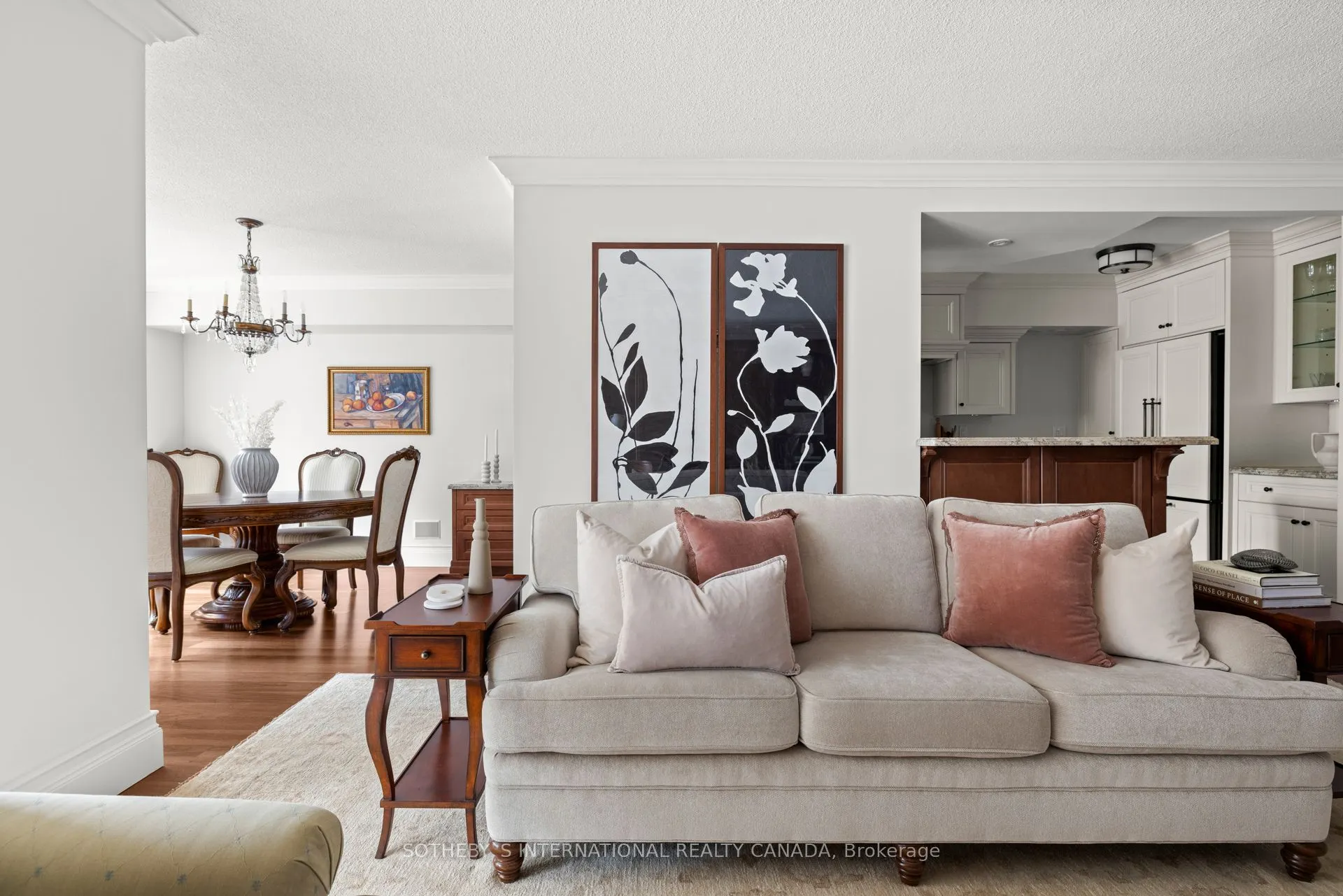 62 Wellesley Street W, #505