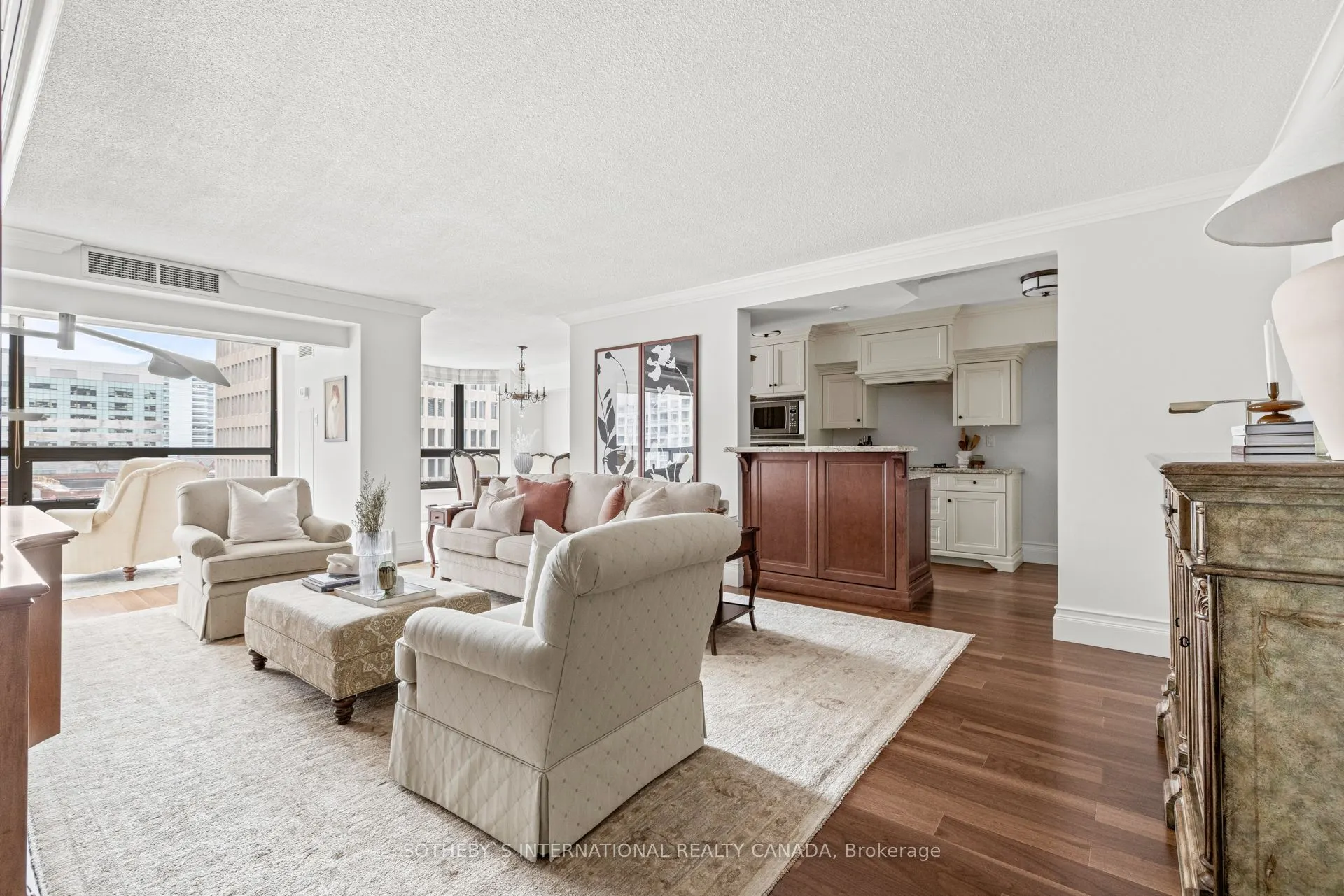 62 Wellesley Street W, #505