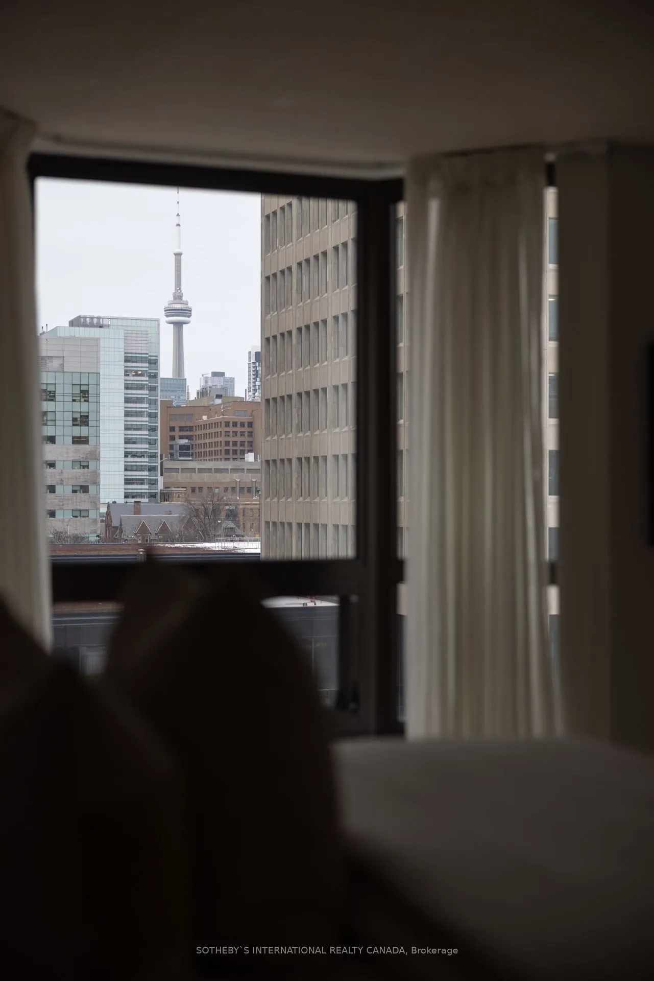 62 Wellesley Street W, #505