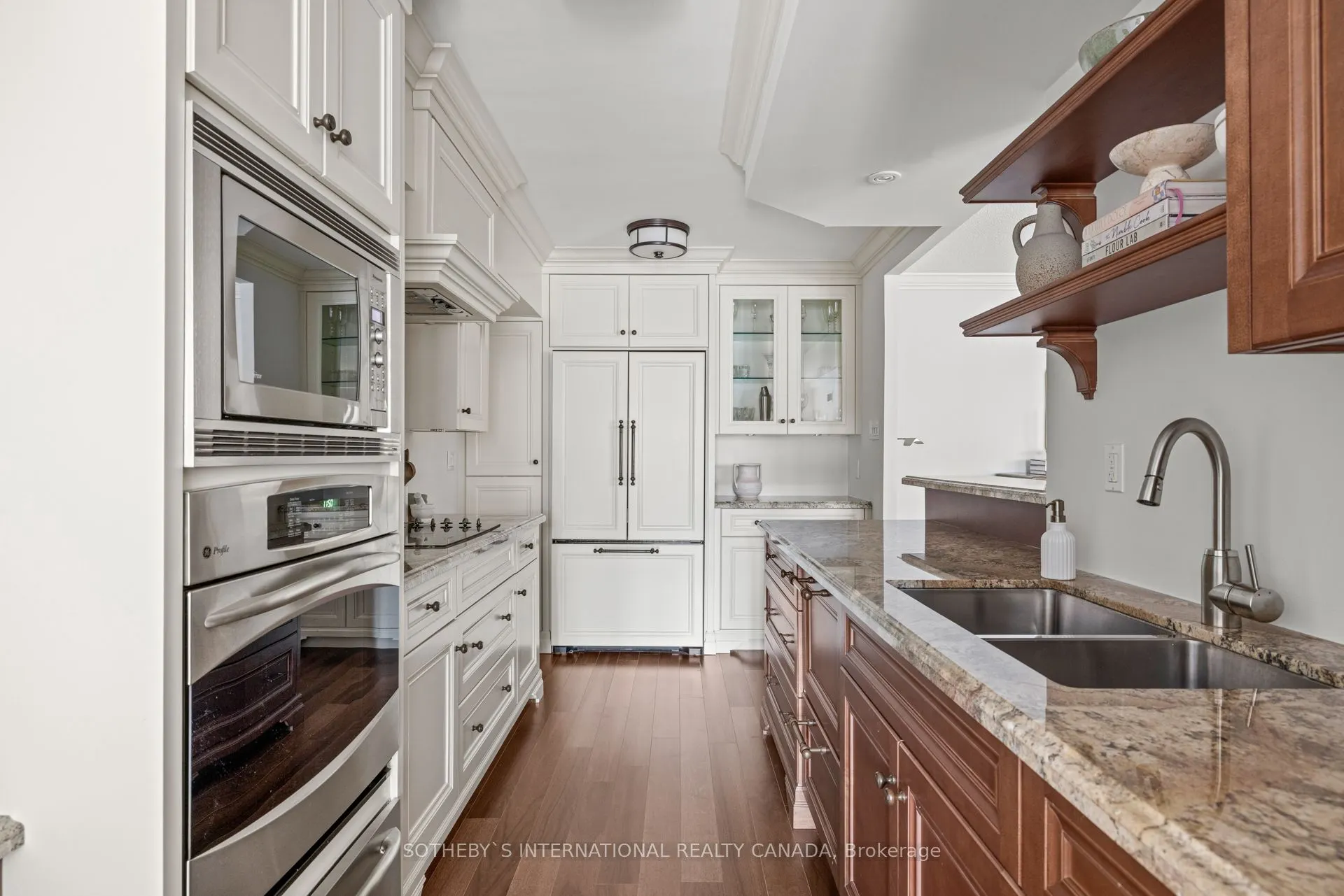 62 Wellesley Street W, #505
