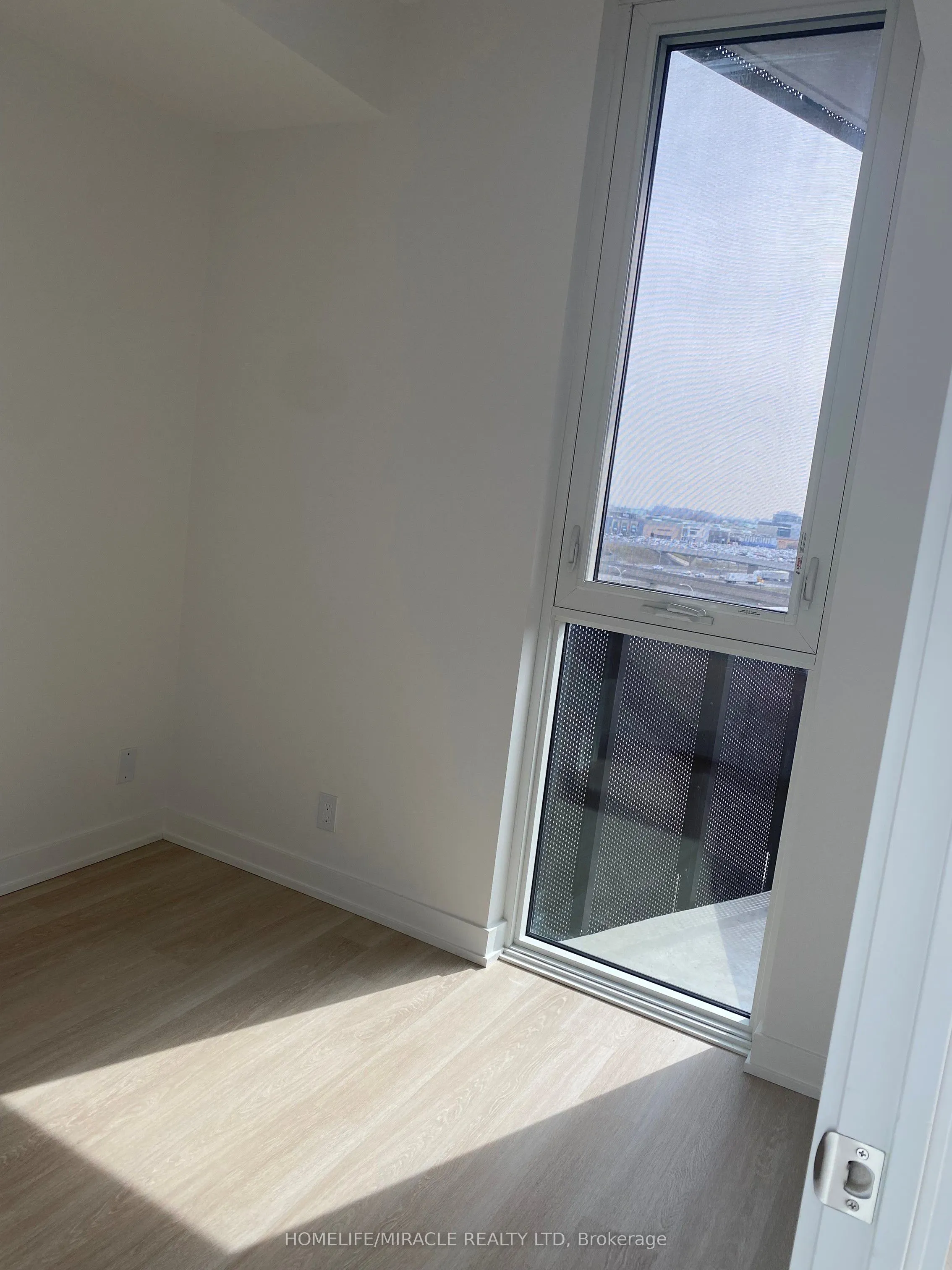 30 Tretti Way, #911