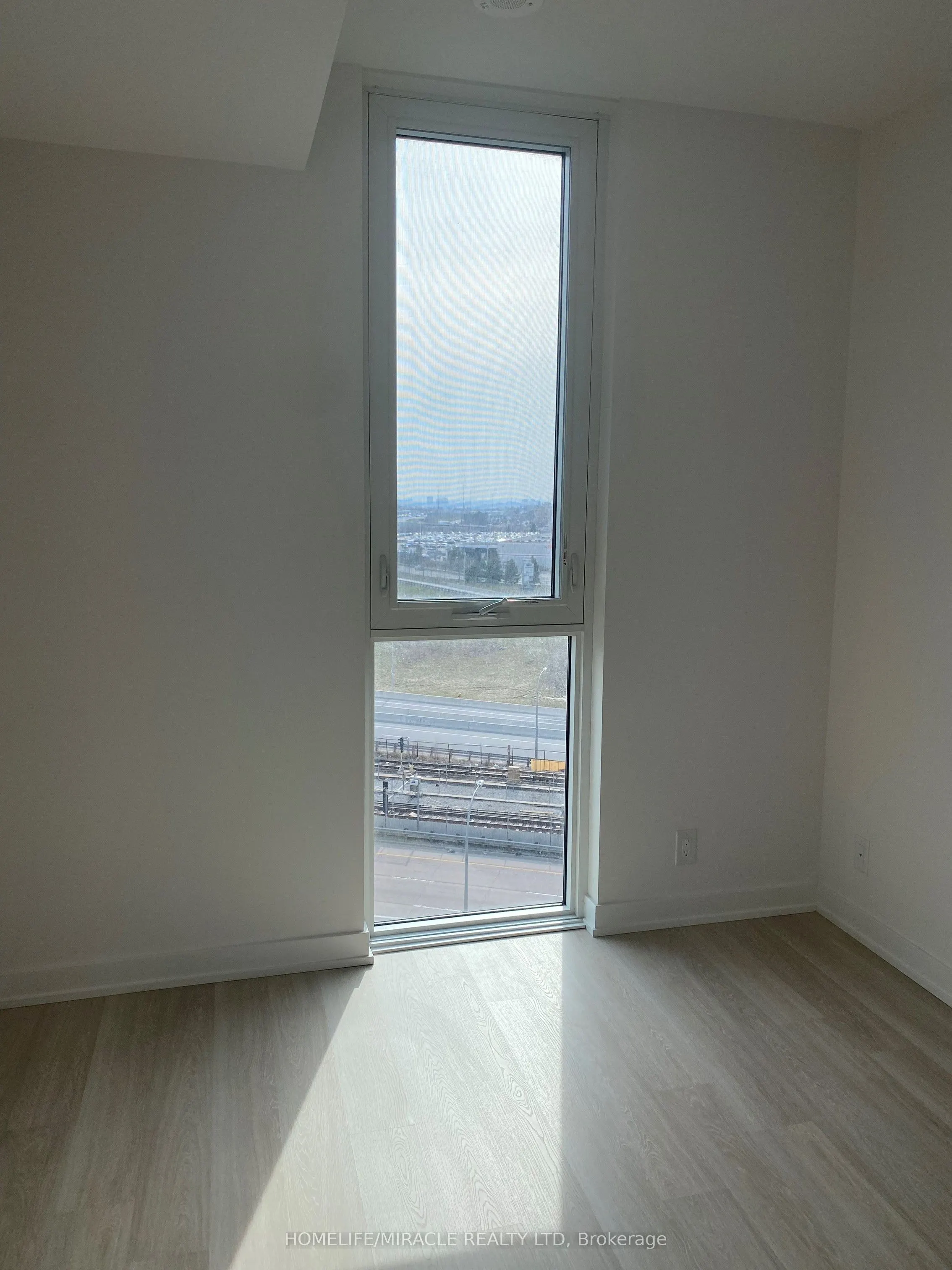 30 Tretti Way, #911