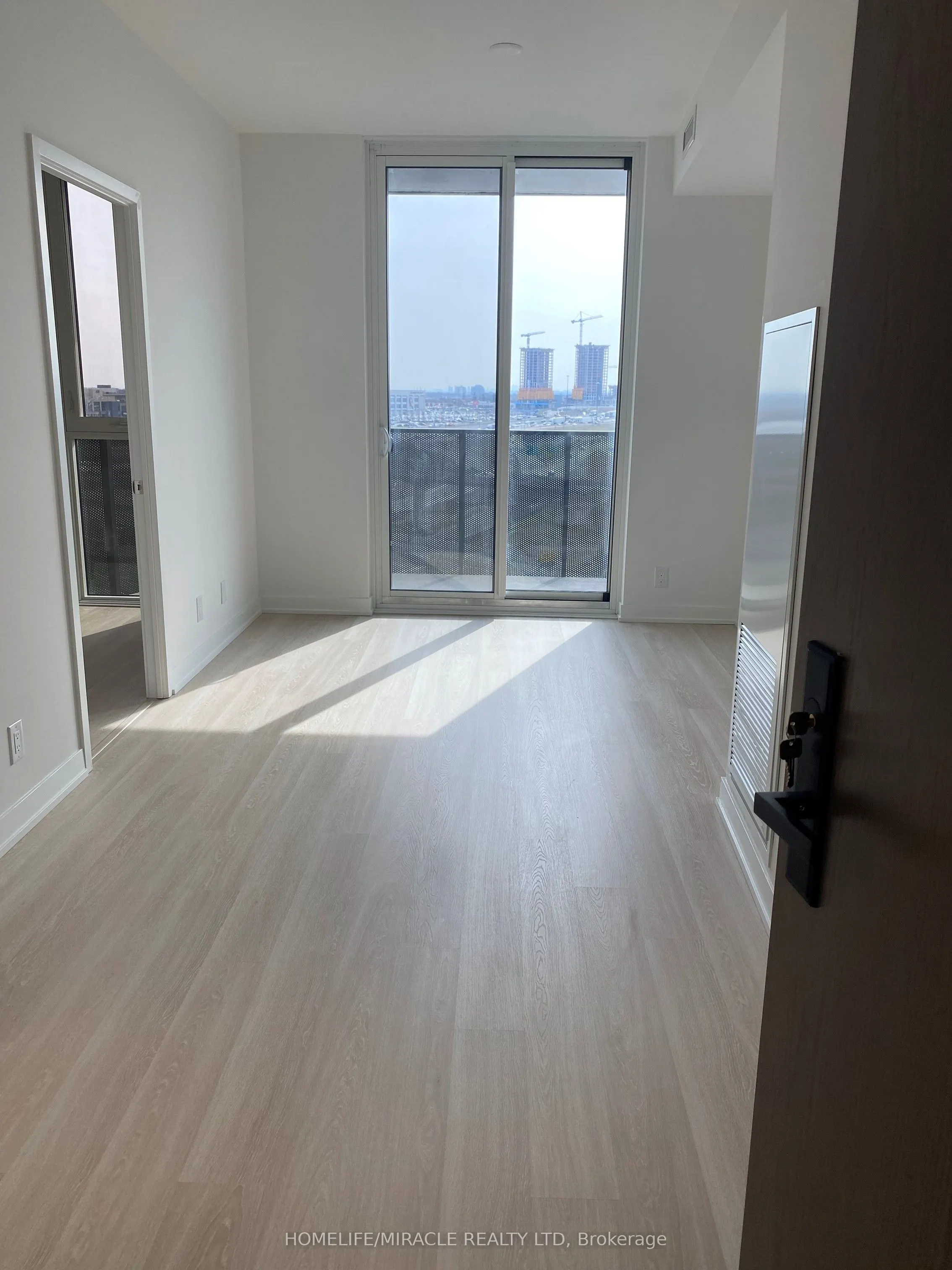 30 Tretti Way, #911