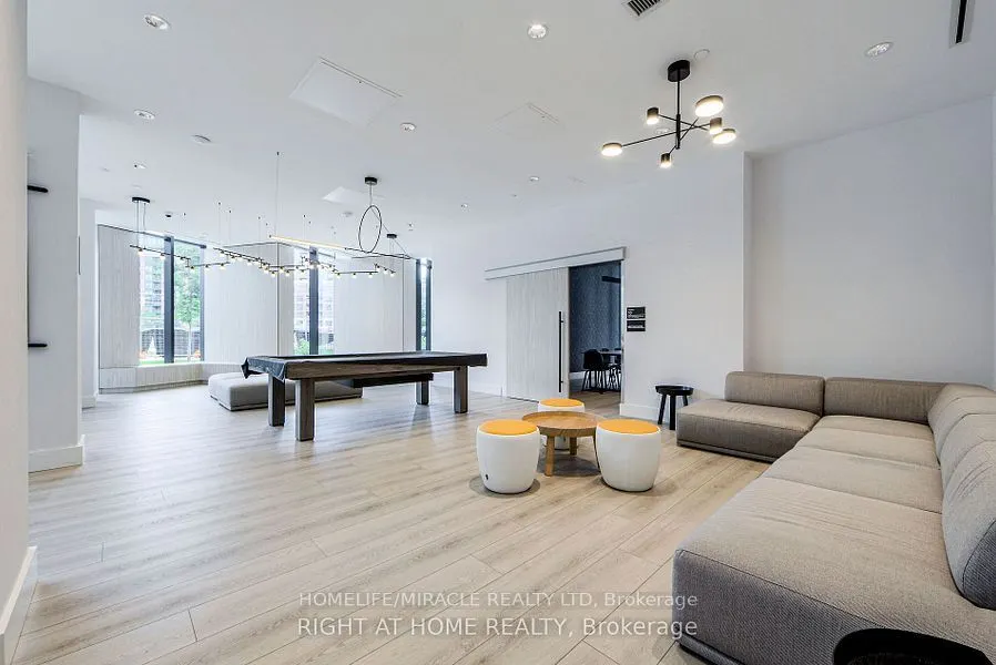 30 Tretti Way, #911