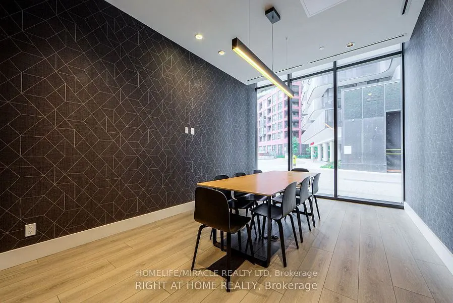 30 Tretti Way, #911