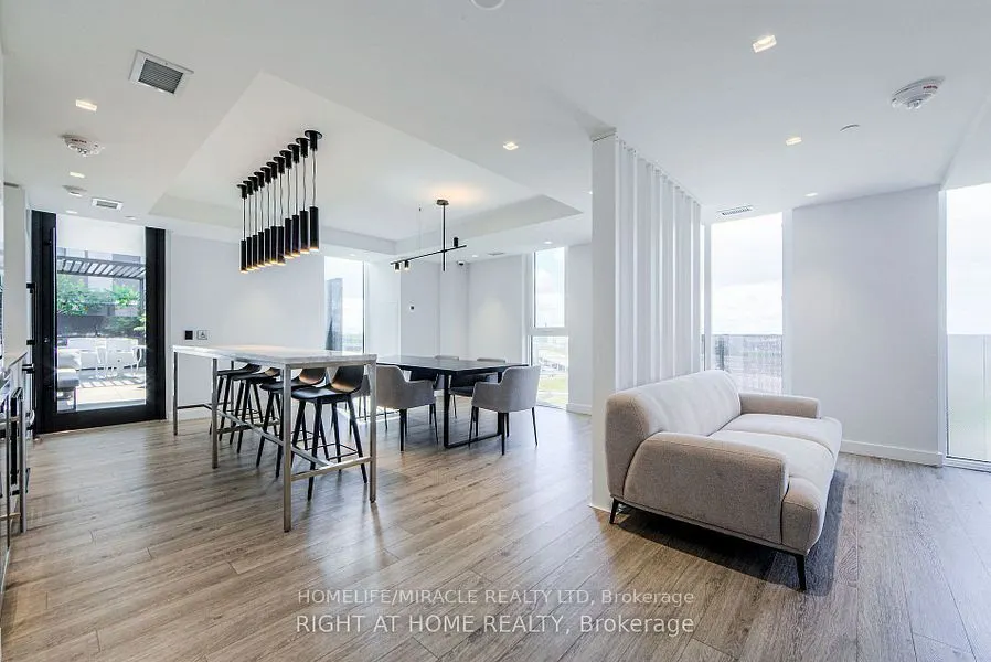 30 Tretti Way, #911