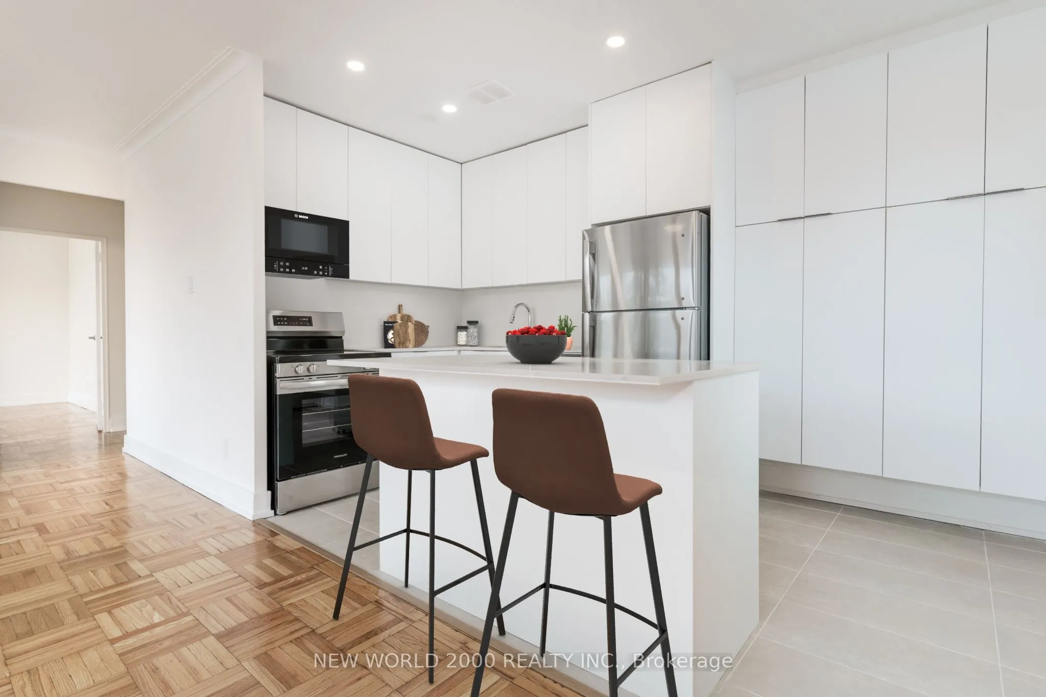 49 Glen Elm Avenue, #418