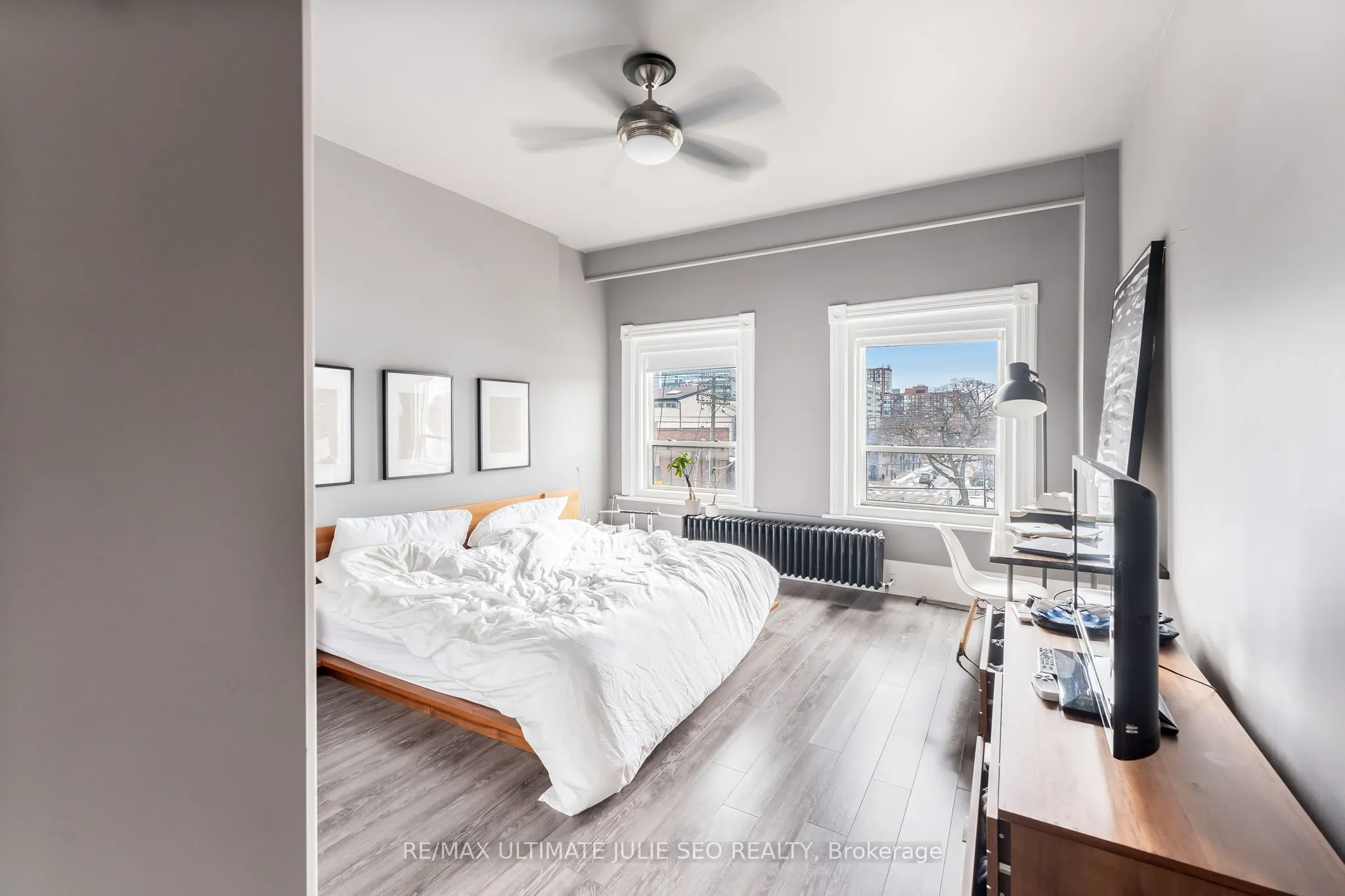 654 Queen Street W