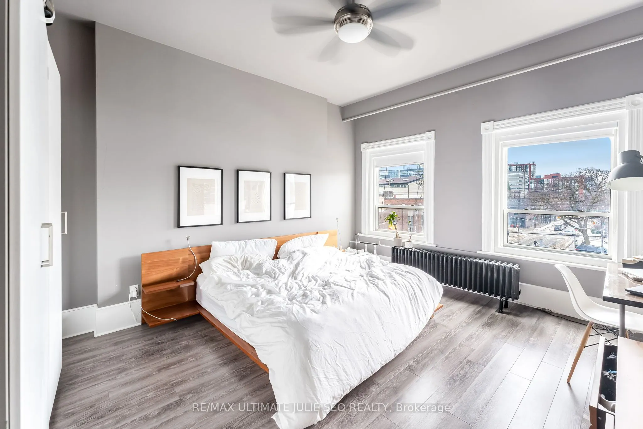 654 Queen Street W