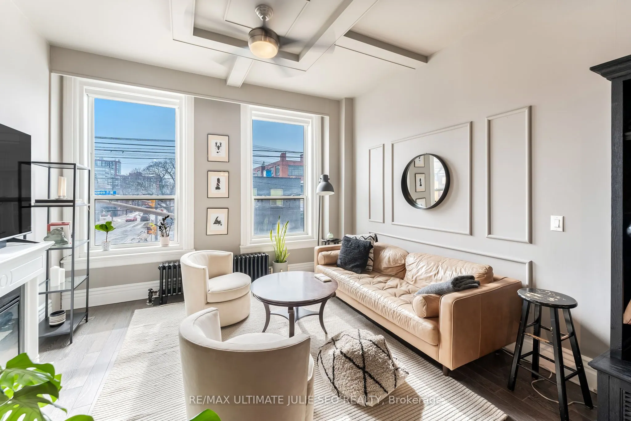 654 Queen Street W