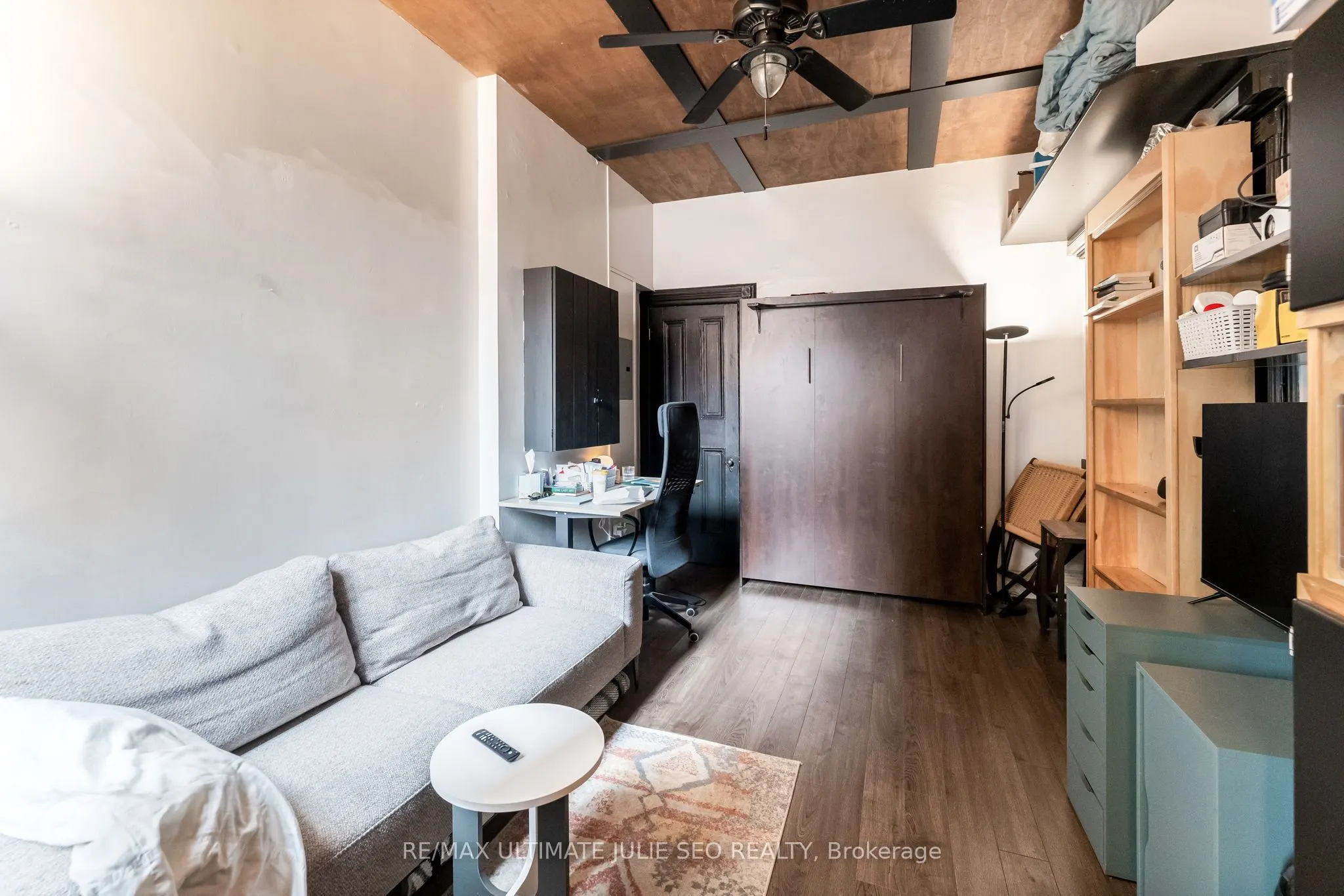 654 Queen Street W
