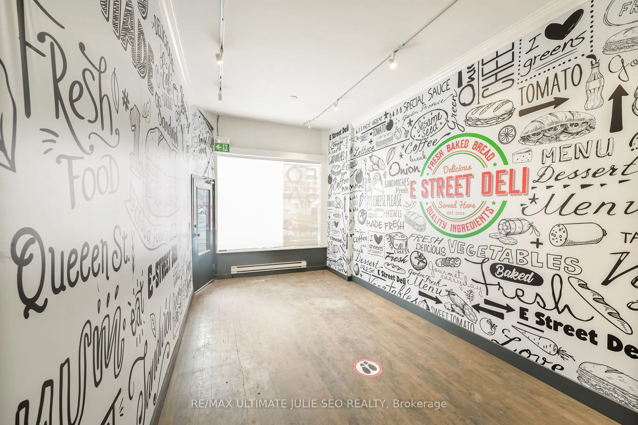 654 Queen Street W