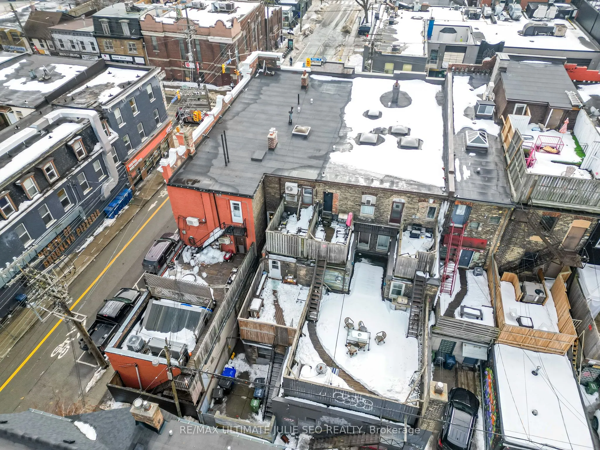 654 Queen Street W