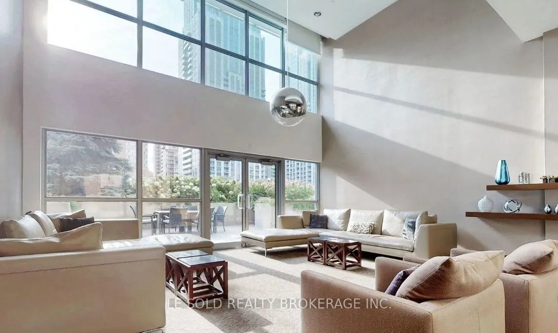 386 Yonge Street, #4105