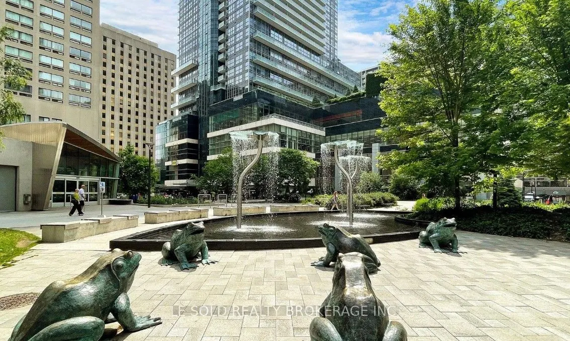 386 Yonge Street, #4105