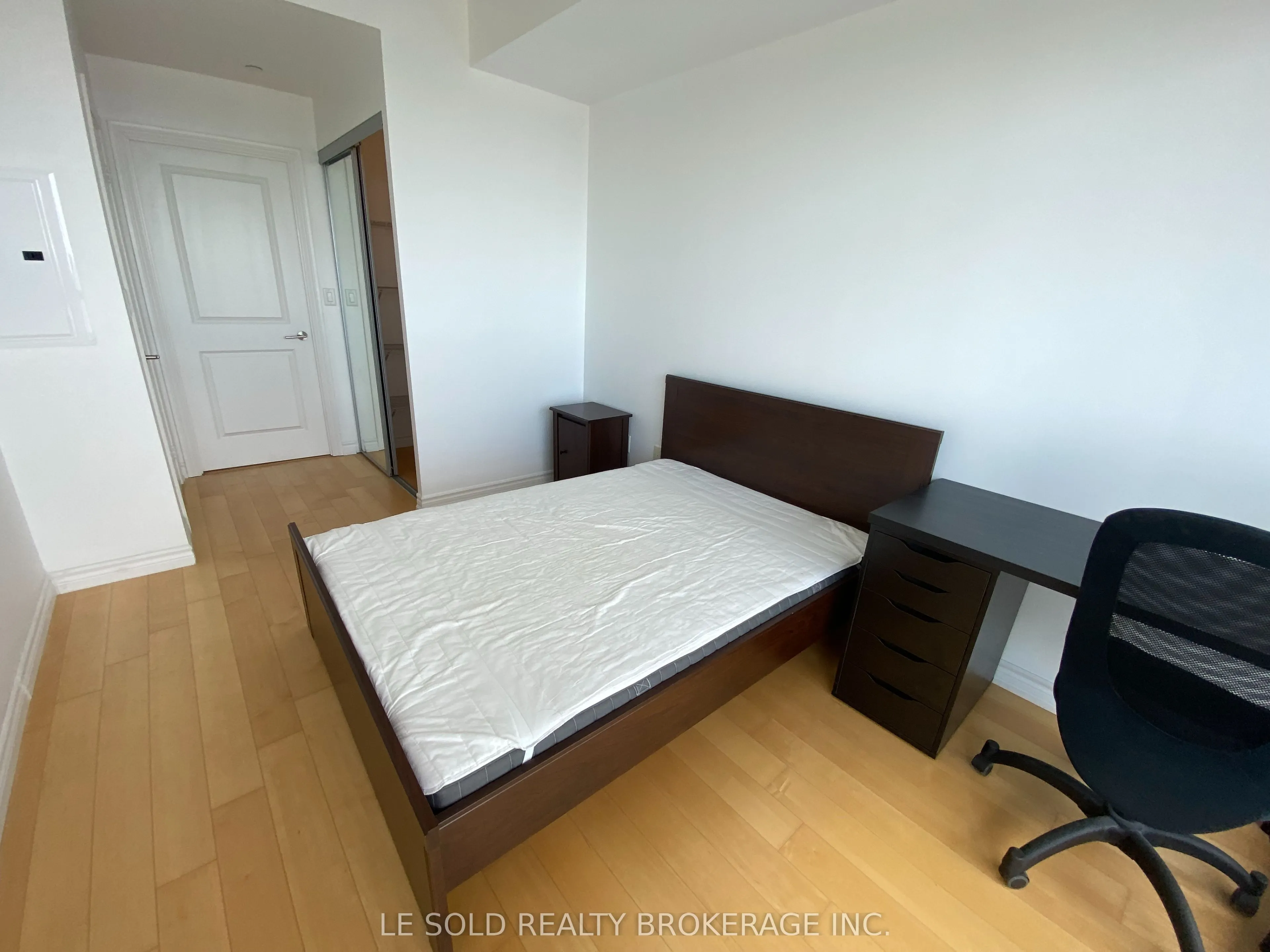 386 Yonge Street, #4105