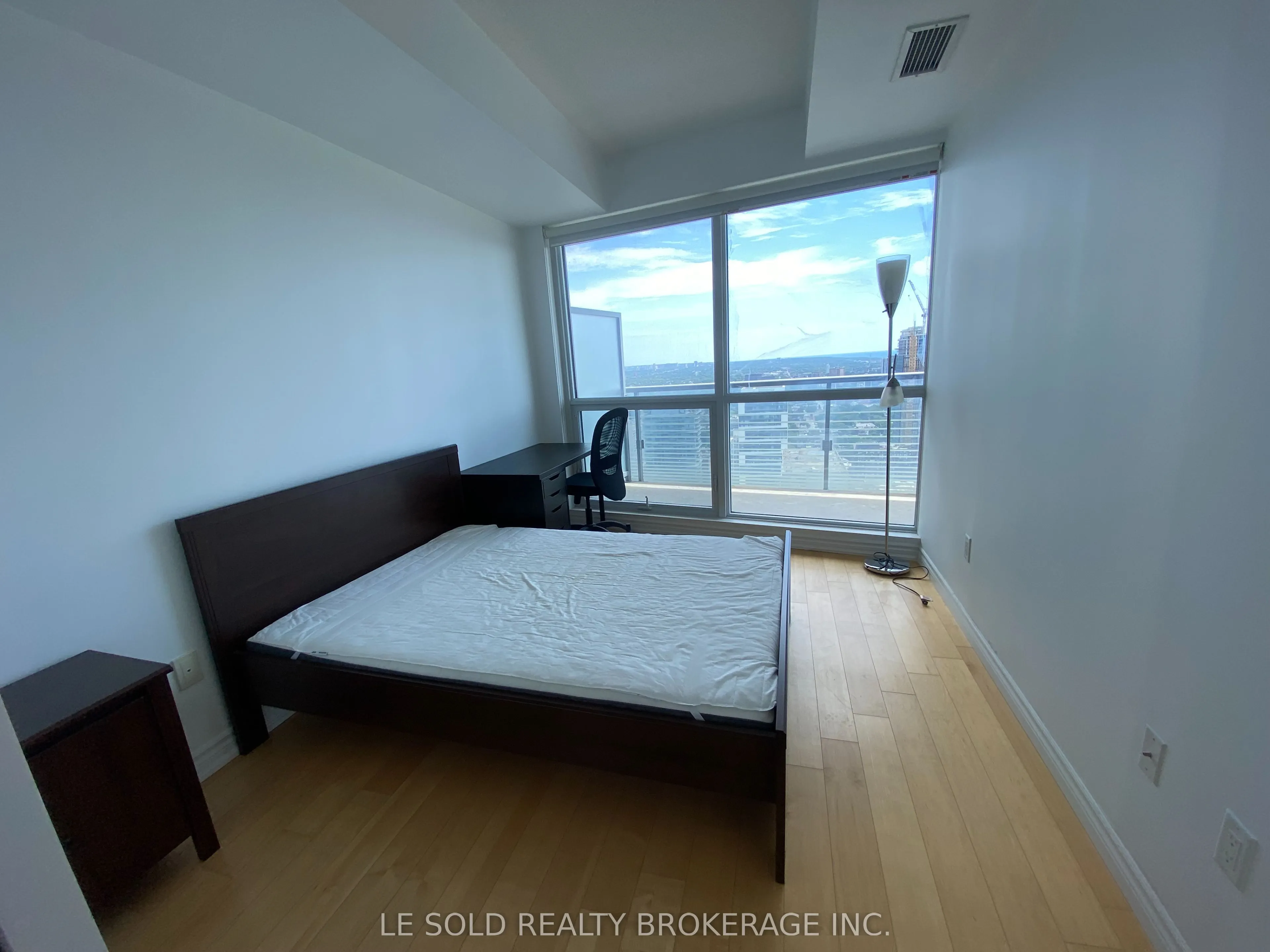 386 Yonge Street, #4105
