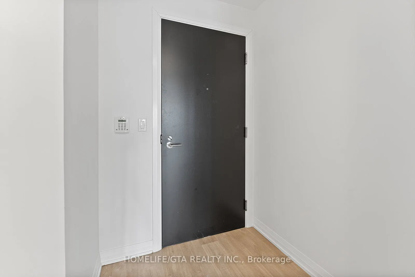 101 Erskine Avenue, #411