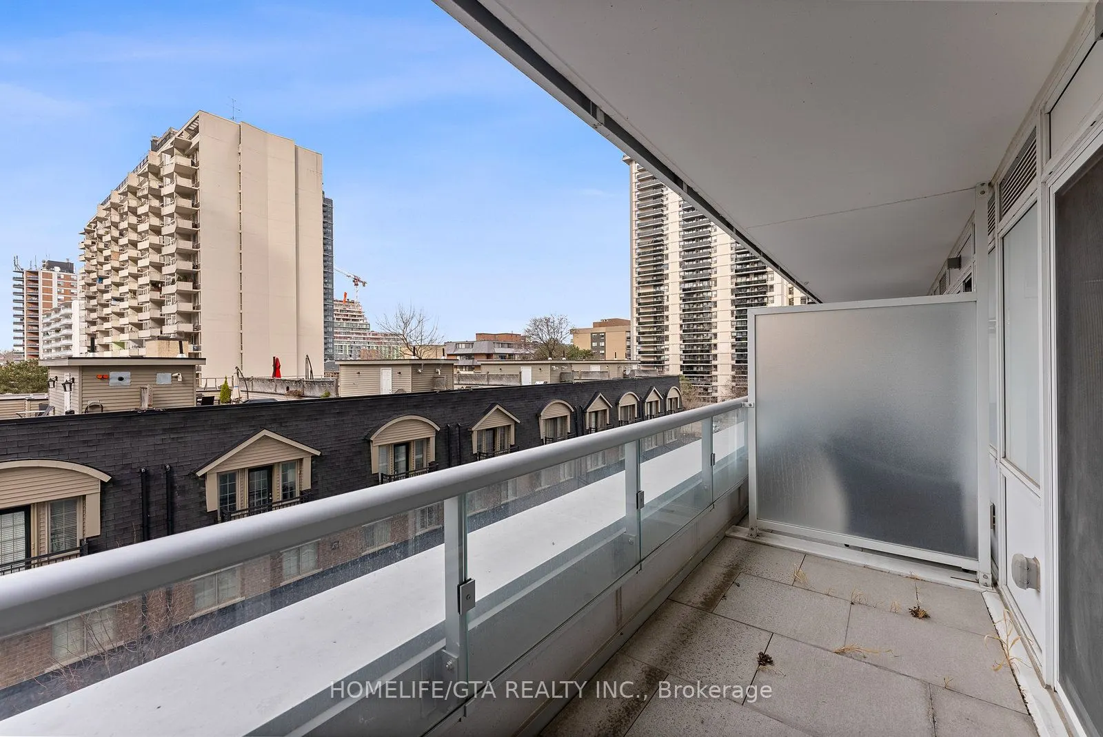 101 Erskine Avenue, #411