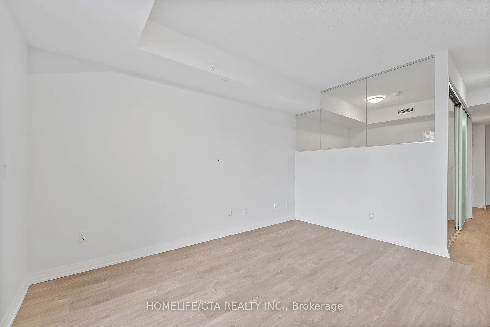 101 Erskine Avenue, #411