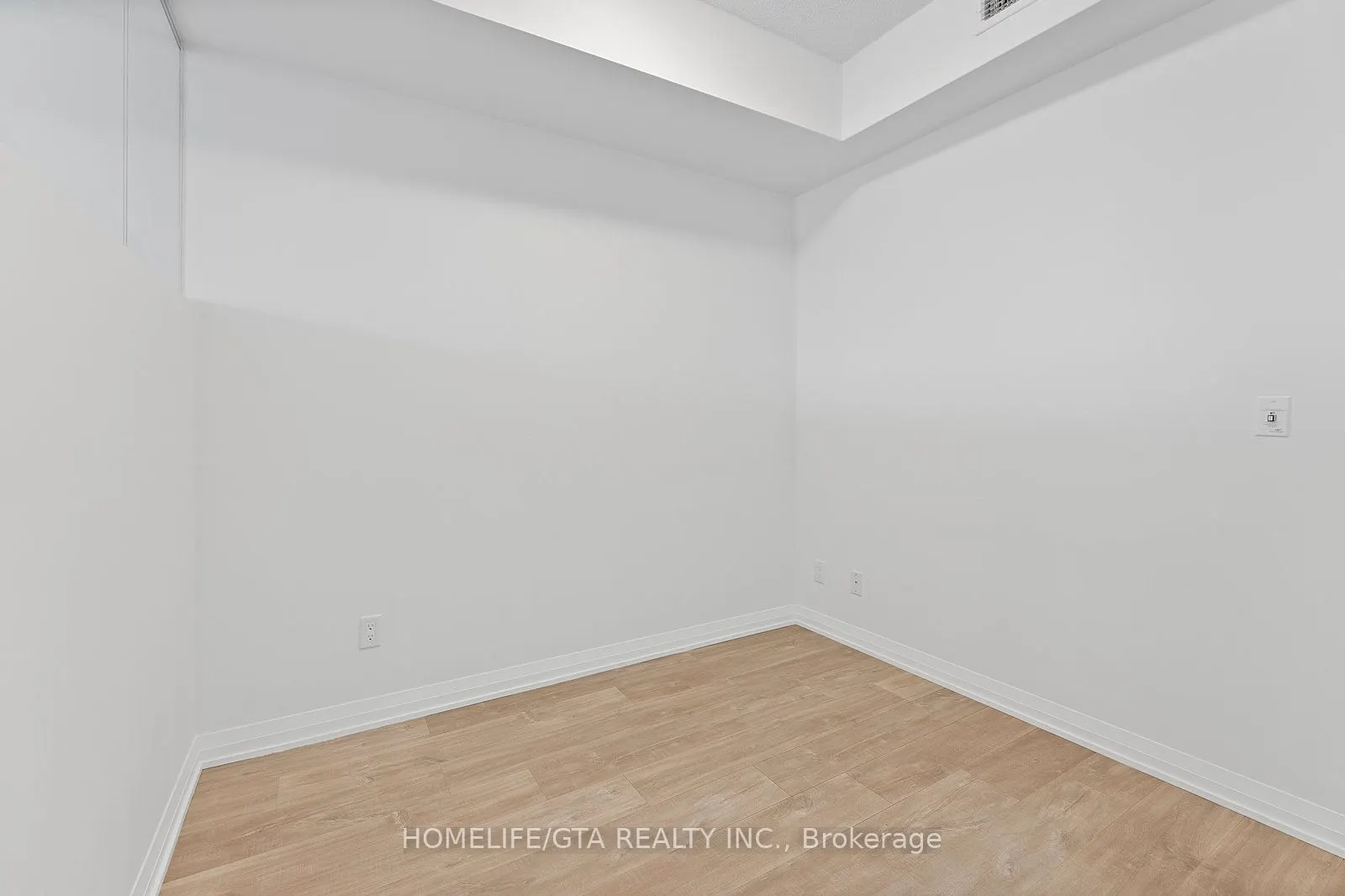 101 Erskine Avenue, #411