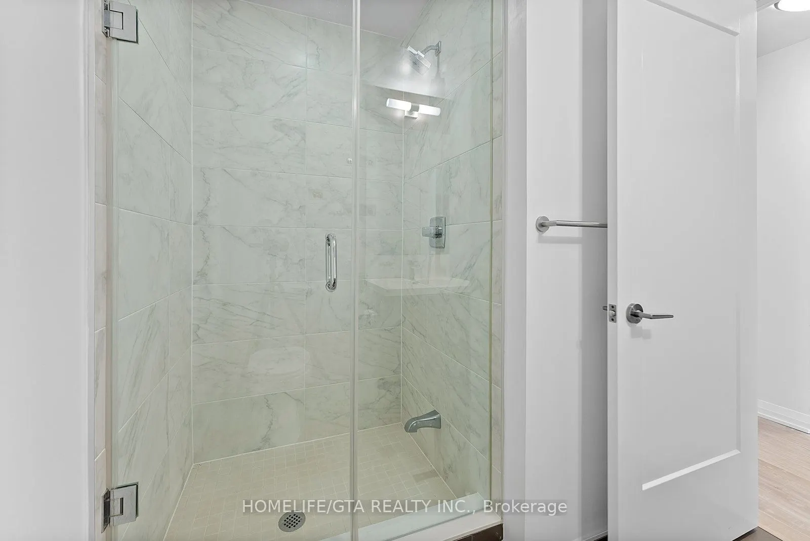 101 Erskine Avenue, #411