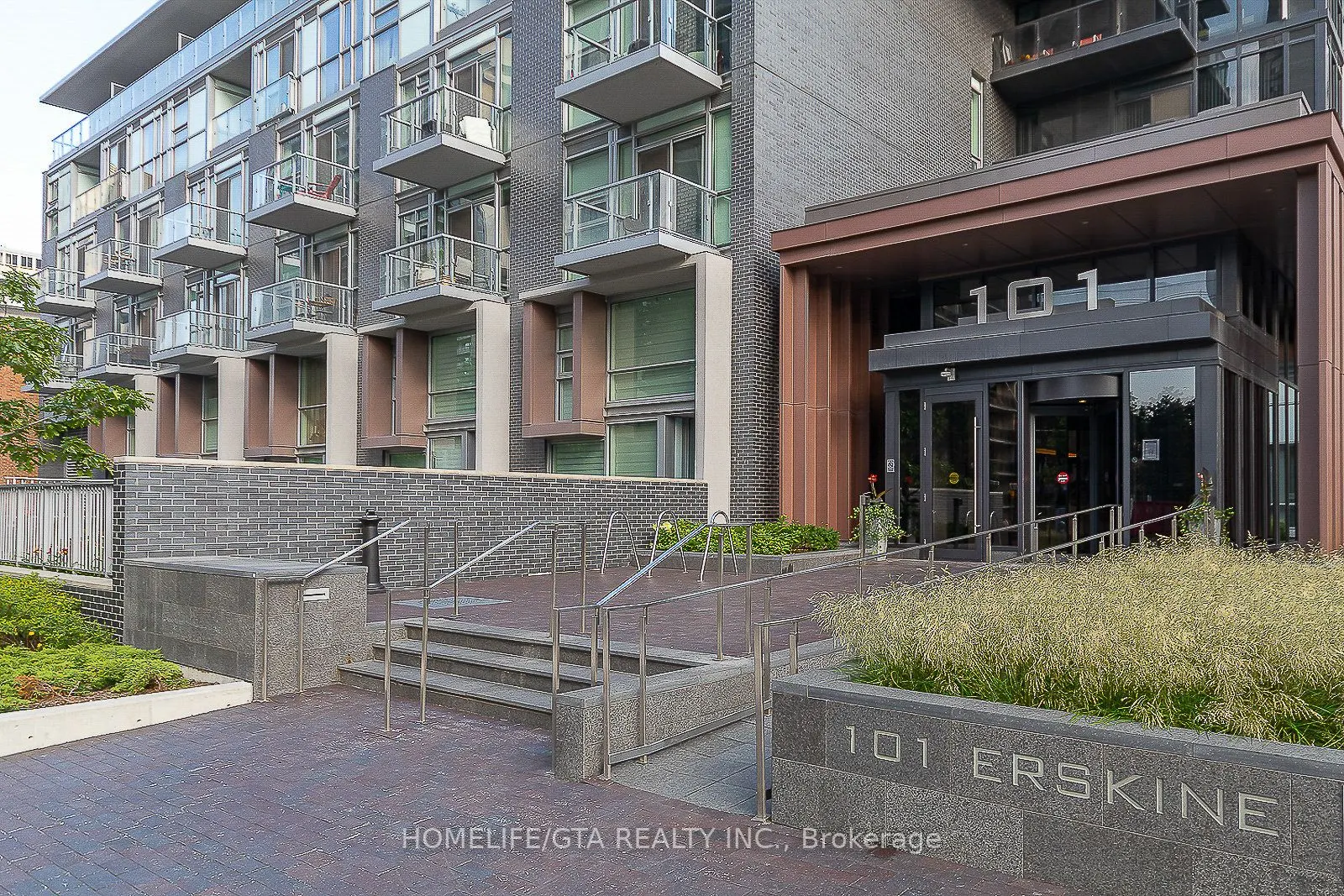 101 Erskine Avenue, #411