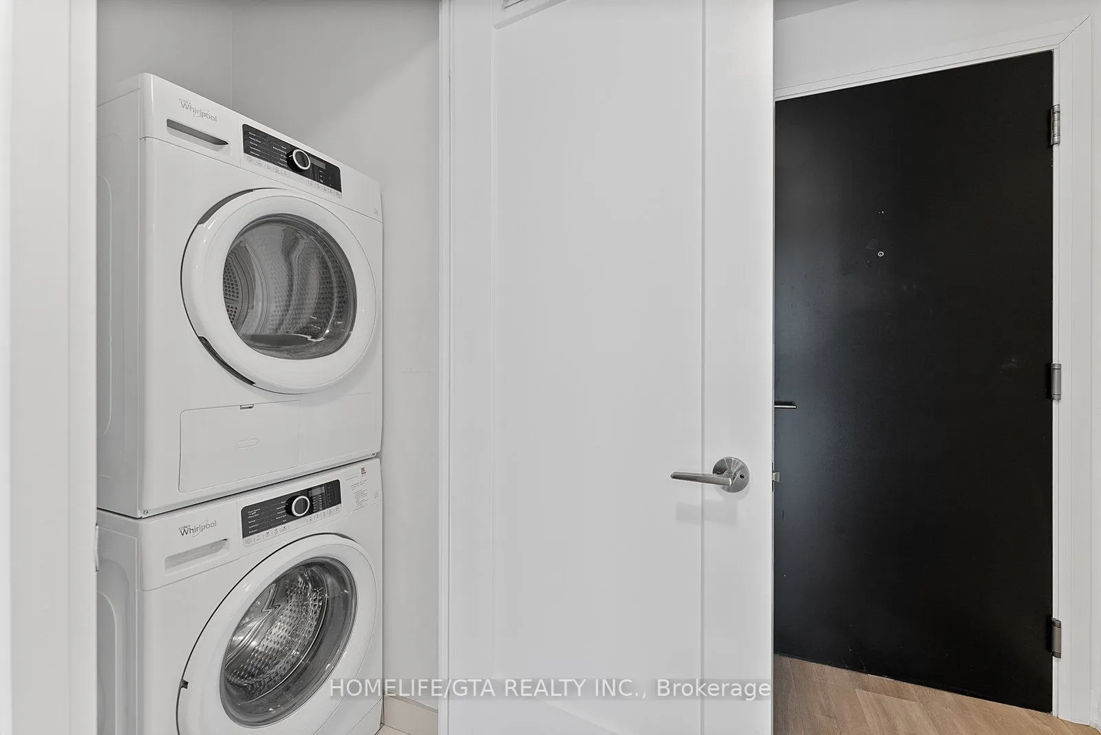 101 Erskine Avenue, #411