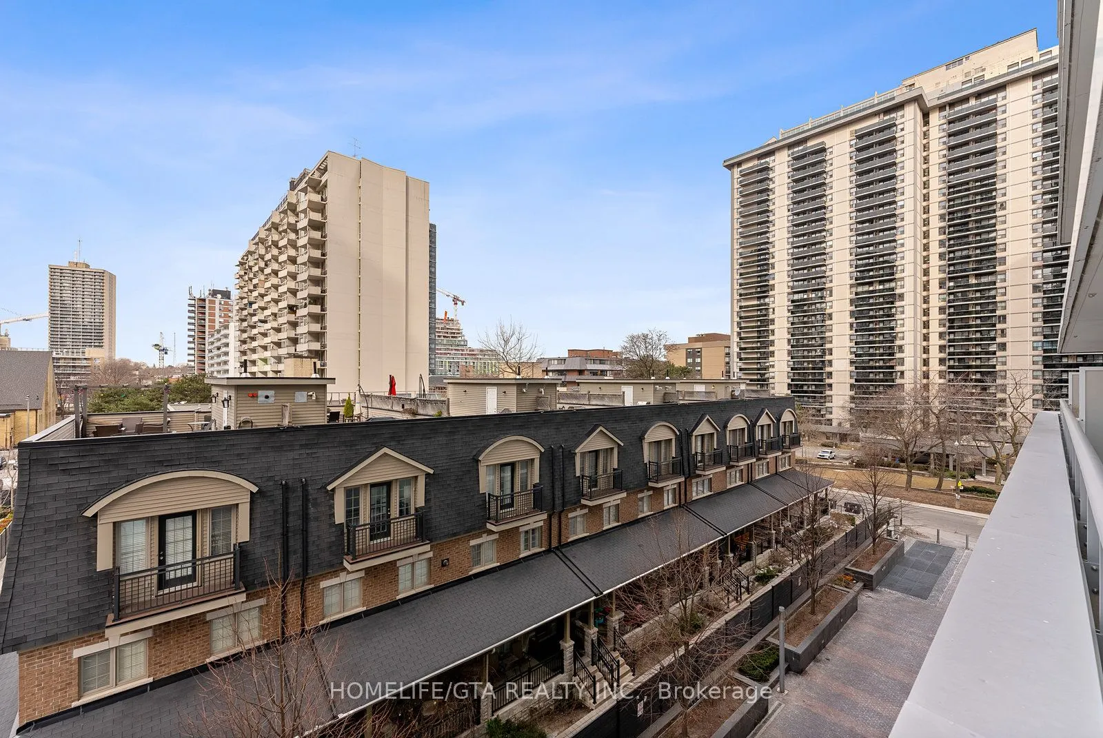 101 Erskine Avenue, #411