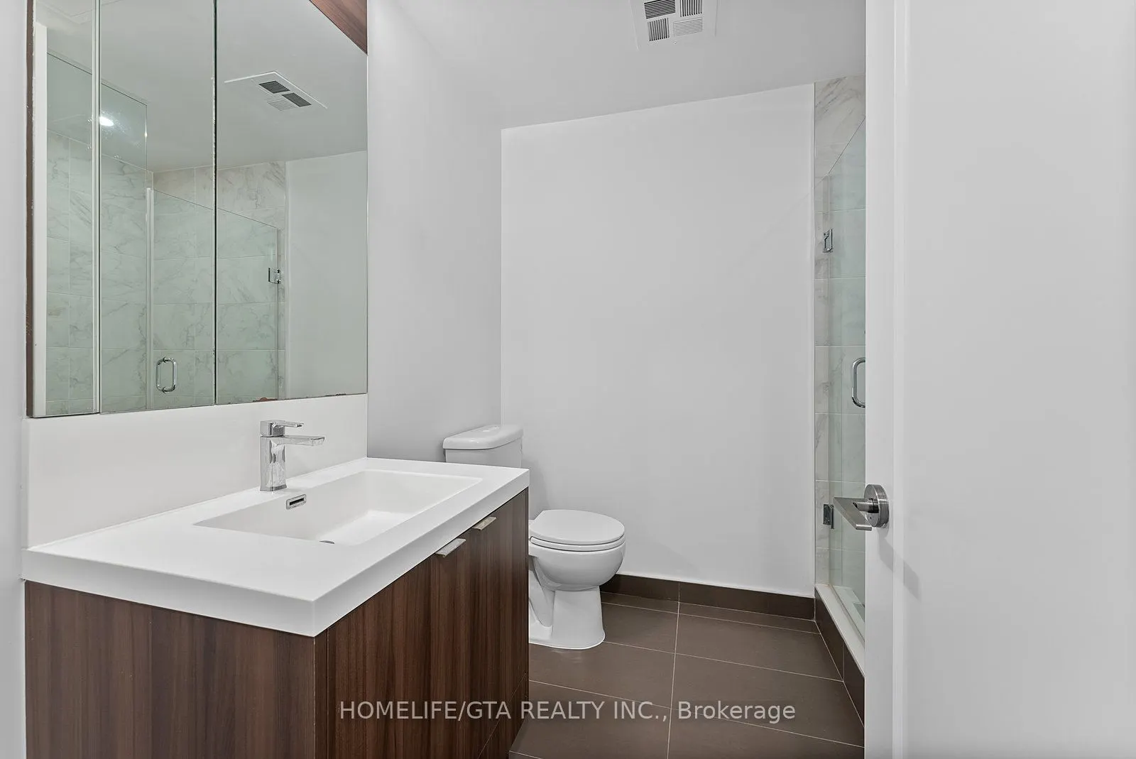 101 Erskine Avenue, #411